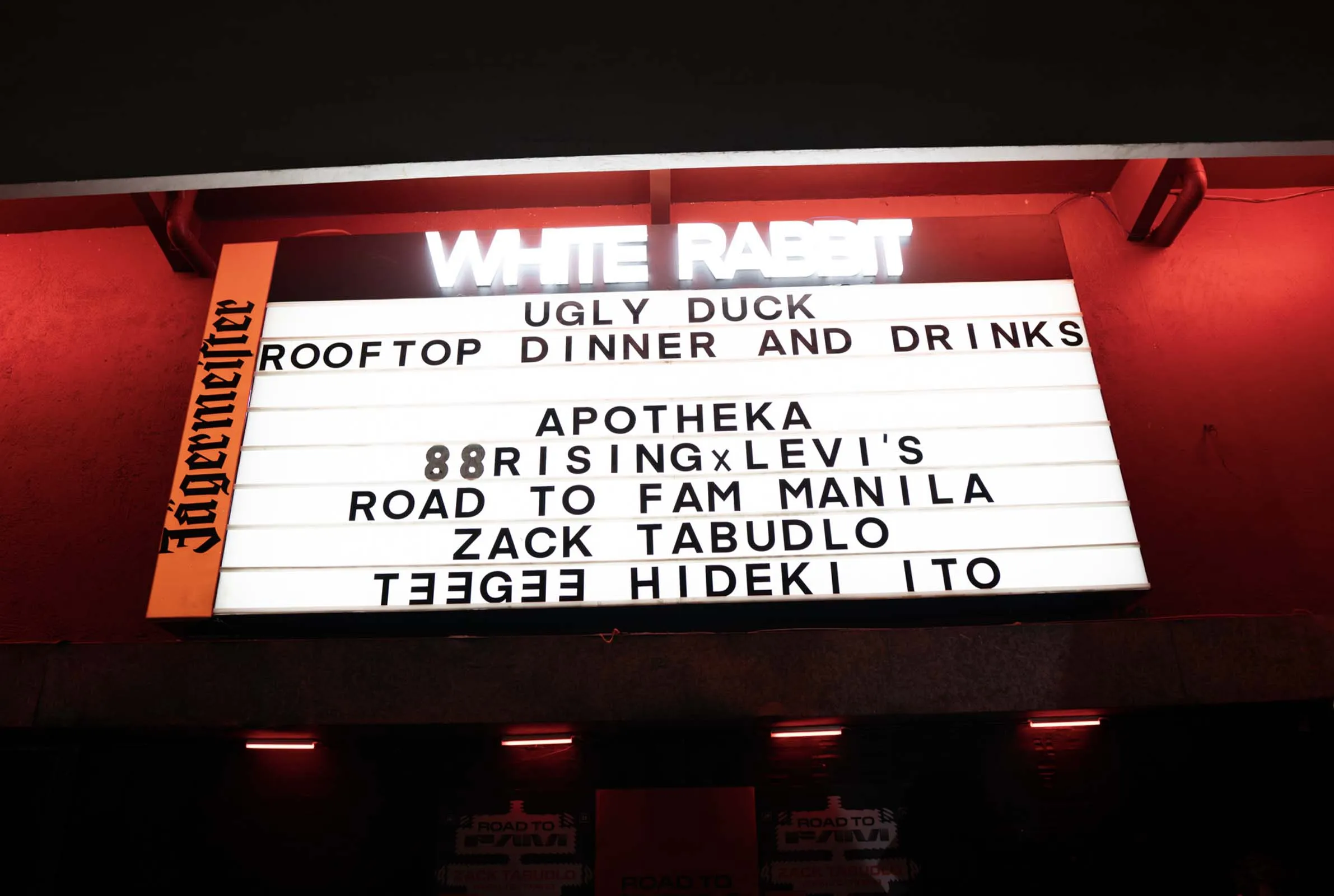 The front sign of Apotheka