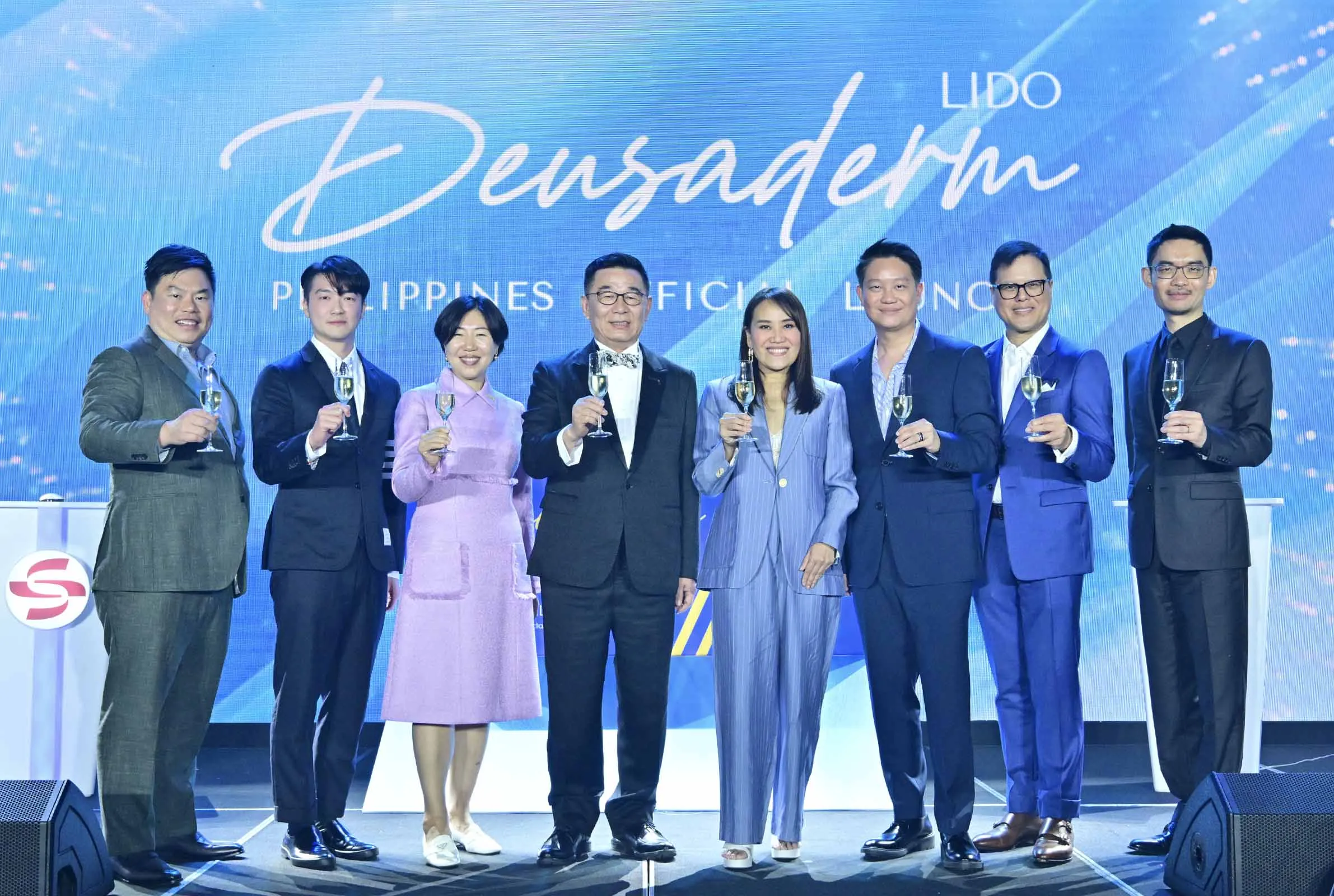 Vanguard Aesthetics CEO Mr. Ryan Ng, Sunmax CEO Mr. Lin Ming Yi and fellow executives proudly unveil this game-changing treatment