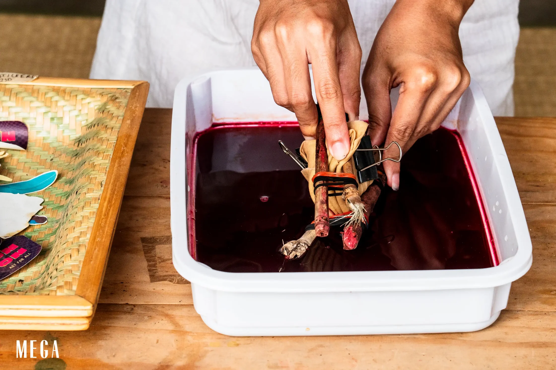 Tipon Tipon Hand Dye Activity uses Organic Materials