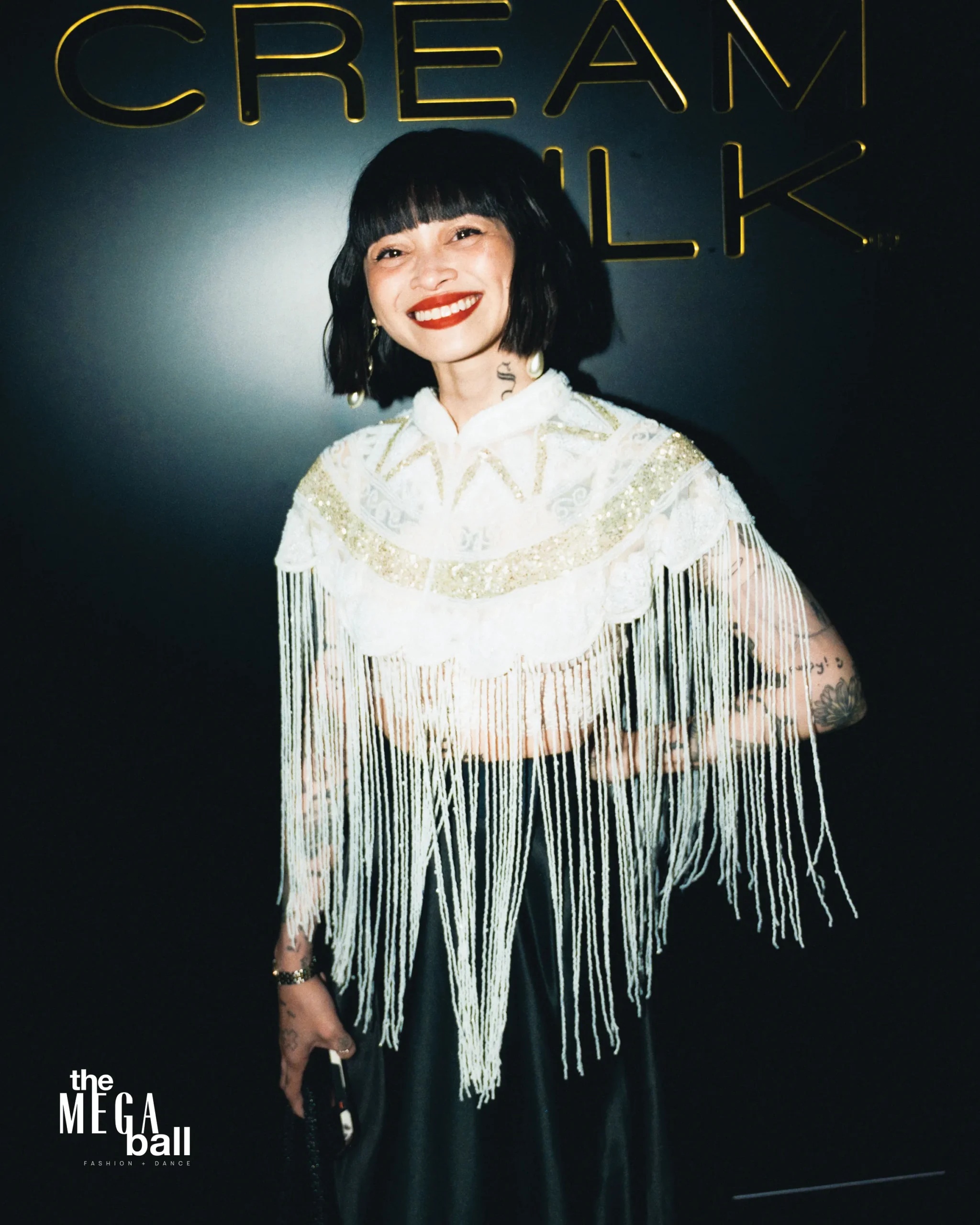 shaira luna smiles for the cameras as she poses in front of creamsilk's vignette