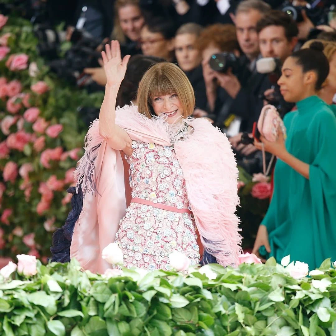 Anna wintour editor in chief leaves position