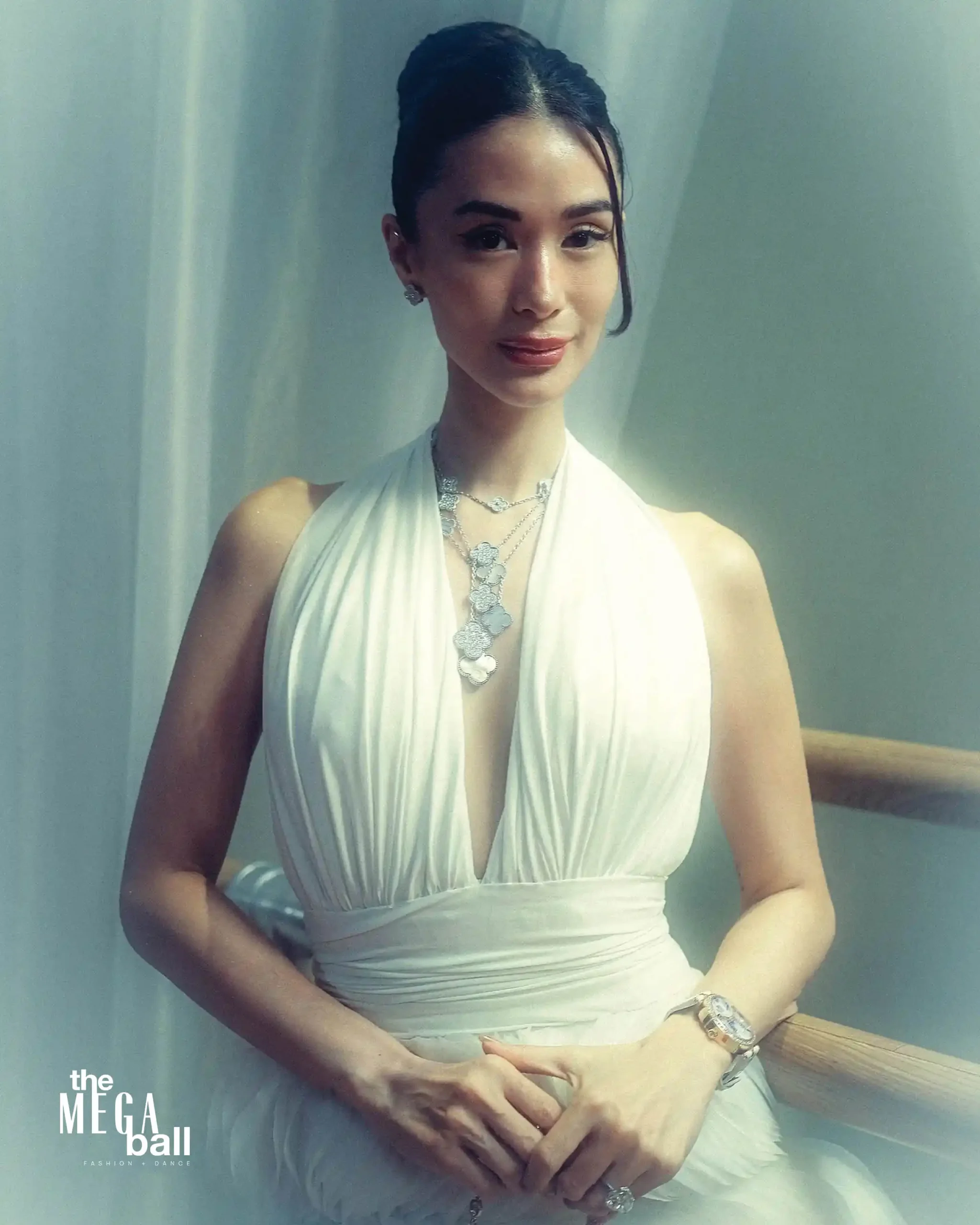 the global fashion icon paired her look with van cleef & arpels jewelry Heart Evangelista mega ball 2025