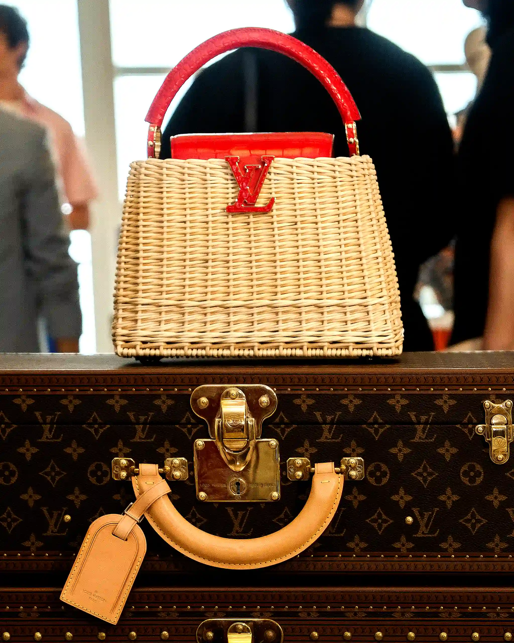 LV RESORT EXCLUSIVE CAPUCINES MANILA PH