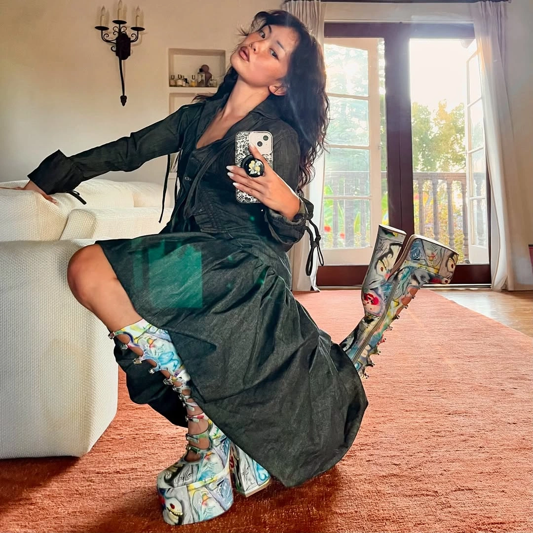 Shuang Bright queer fashion influencer