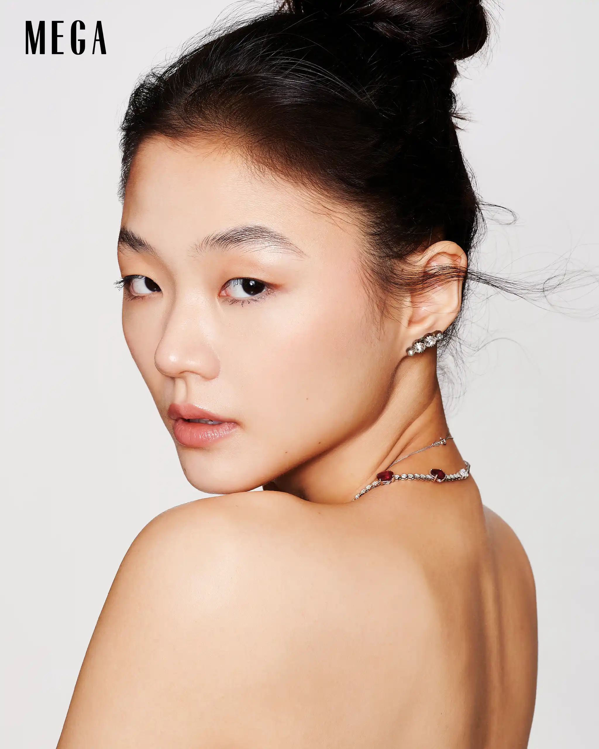 Asian lashes tend to fall straight, thin, and thick in transverse diameter