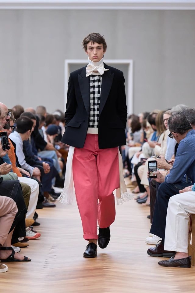 debut dior creative direction jonathan anderson