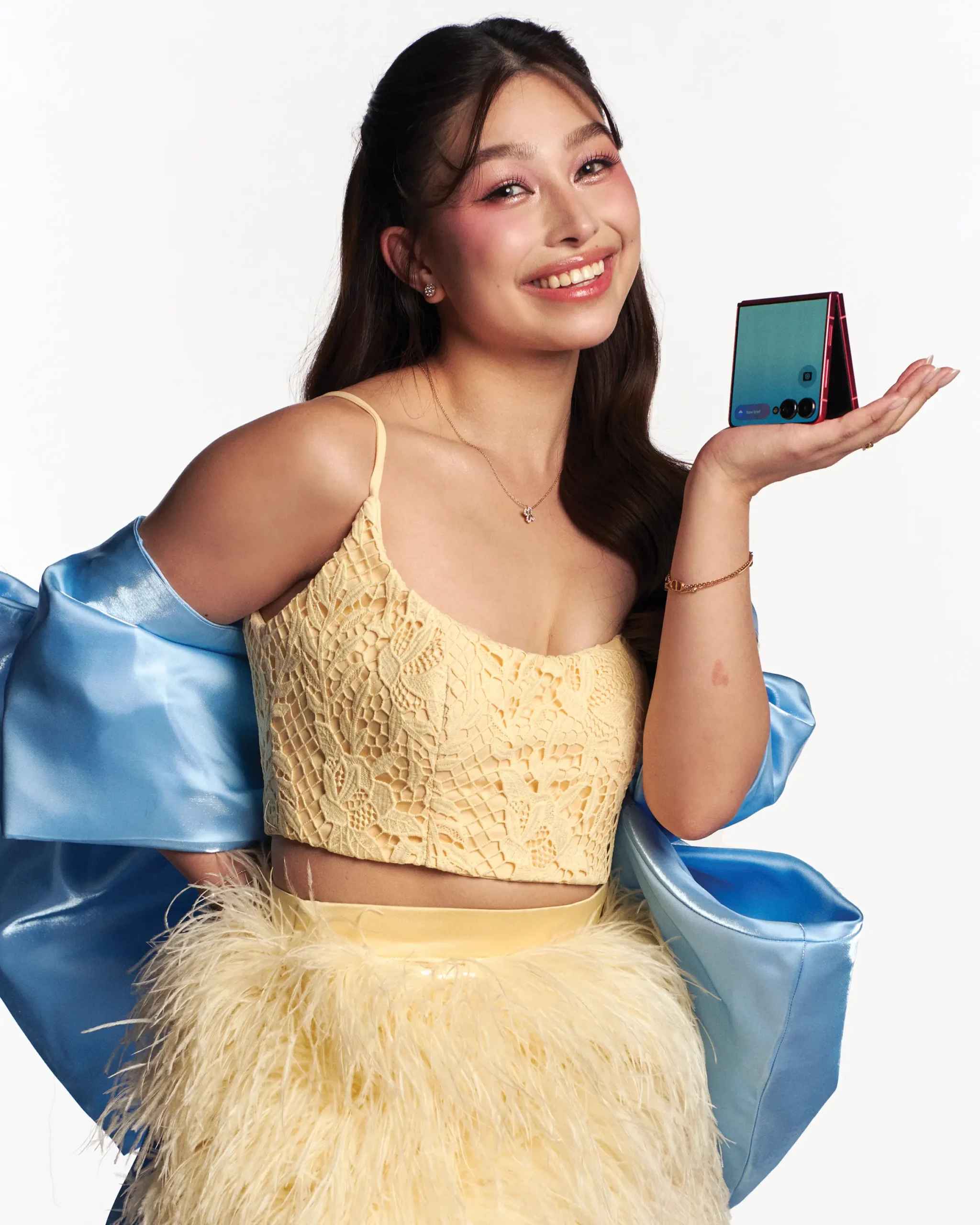 Dennise Sy posed with the Samsung Flip7