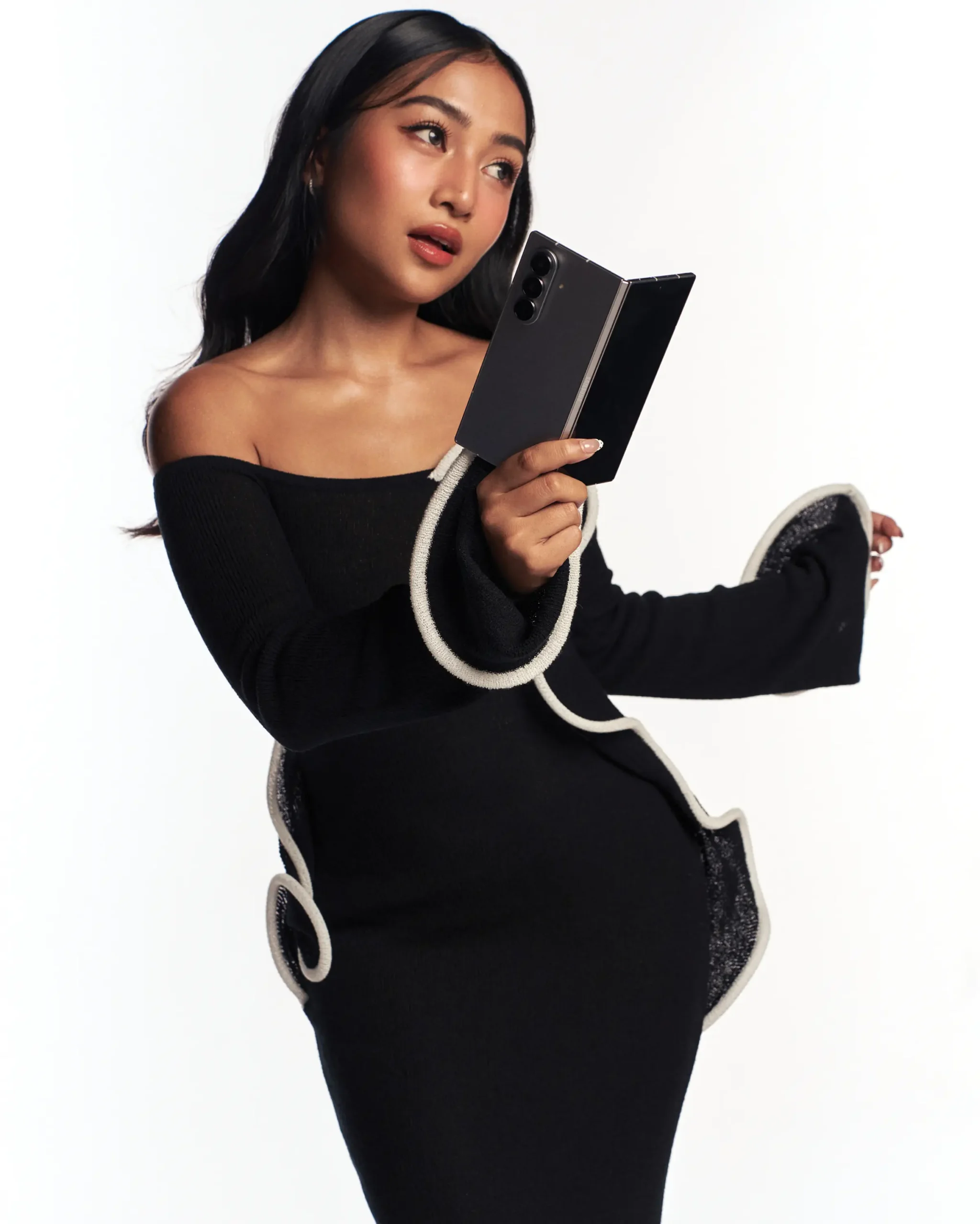 Ry Velasco in her dynamic pose with the Samsung Flip7