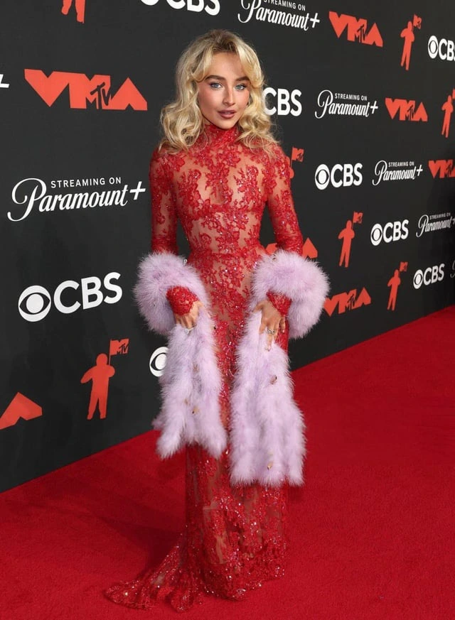 Sabrina carpenter vma 2025 best dressed