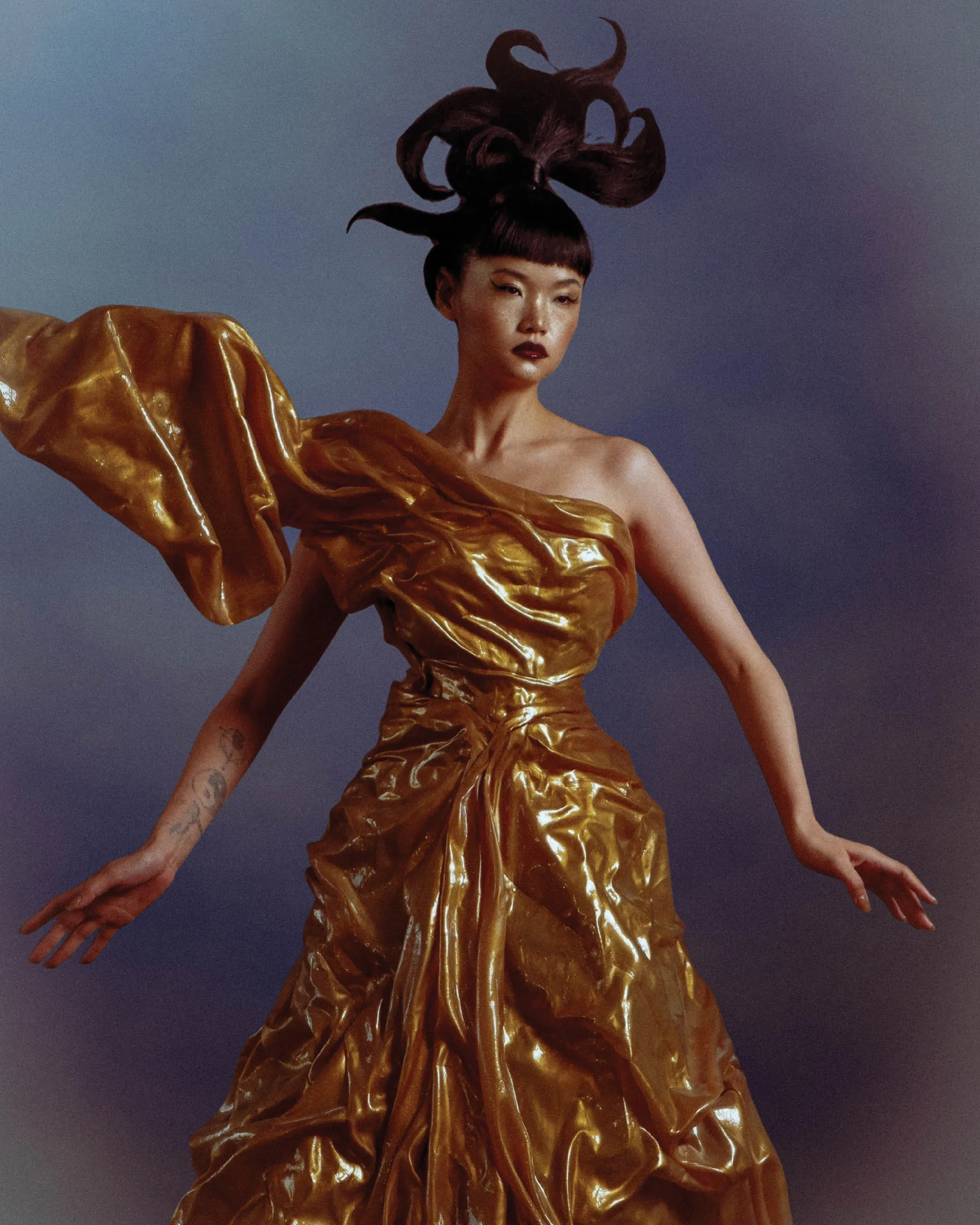 Makeup ALLEN ROSALES. Hair JAARON GO and LOURD RAMOS. Model YUMI FERNANDEZ. FASHION ARON JAN MALANG full look