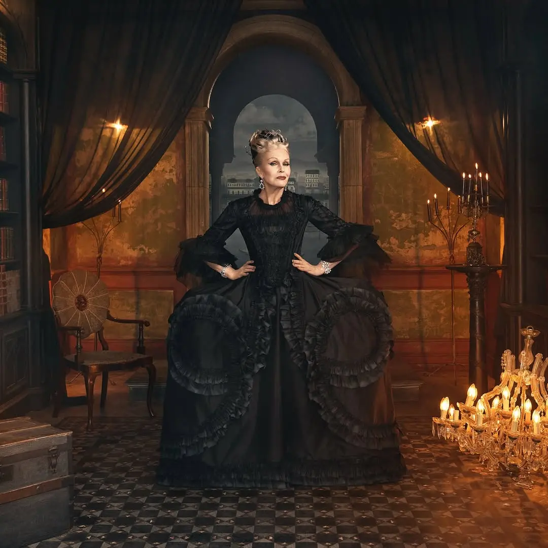 JOANNA LUMLEY AS HESTER FRUMP