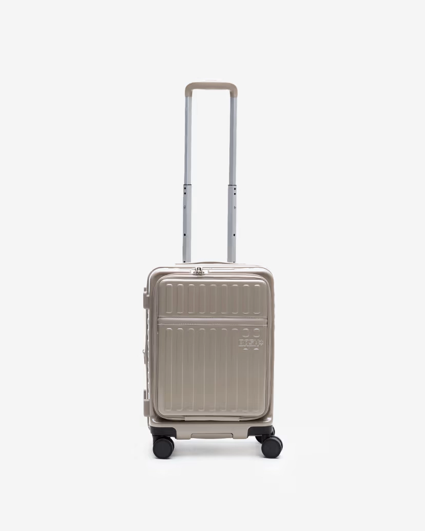 Glossy Gateway Luggage in Dune