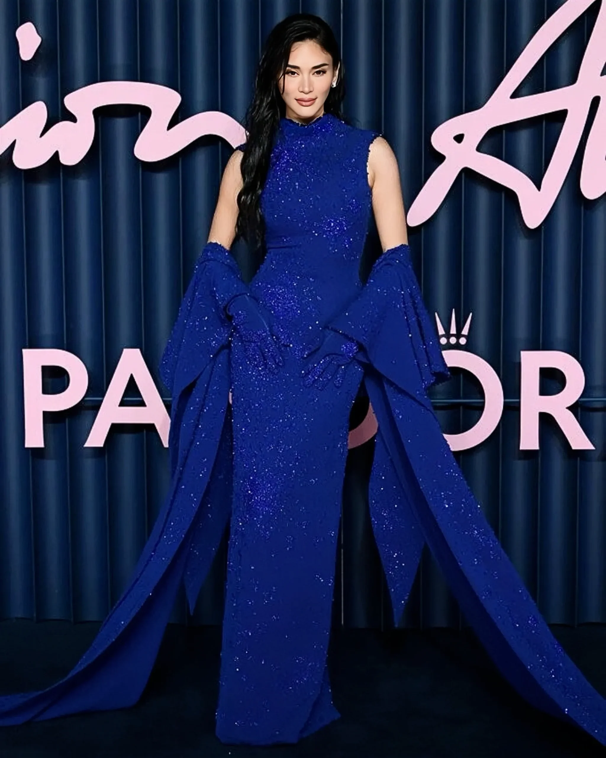 PIA WURTZBACH-JAUNCEY WEARING ROBERT WUN