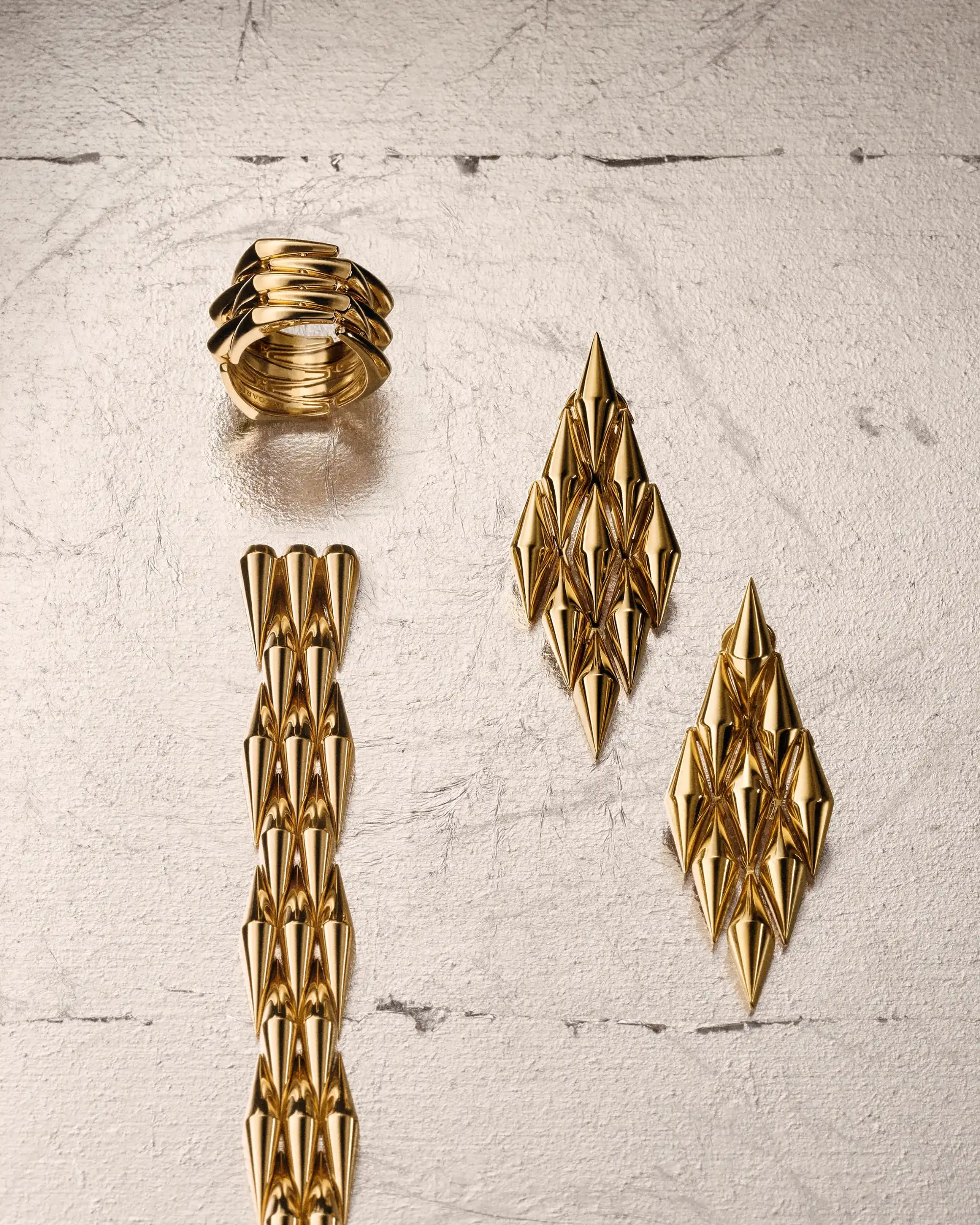 Crafted in pure yellow gold