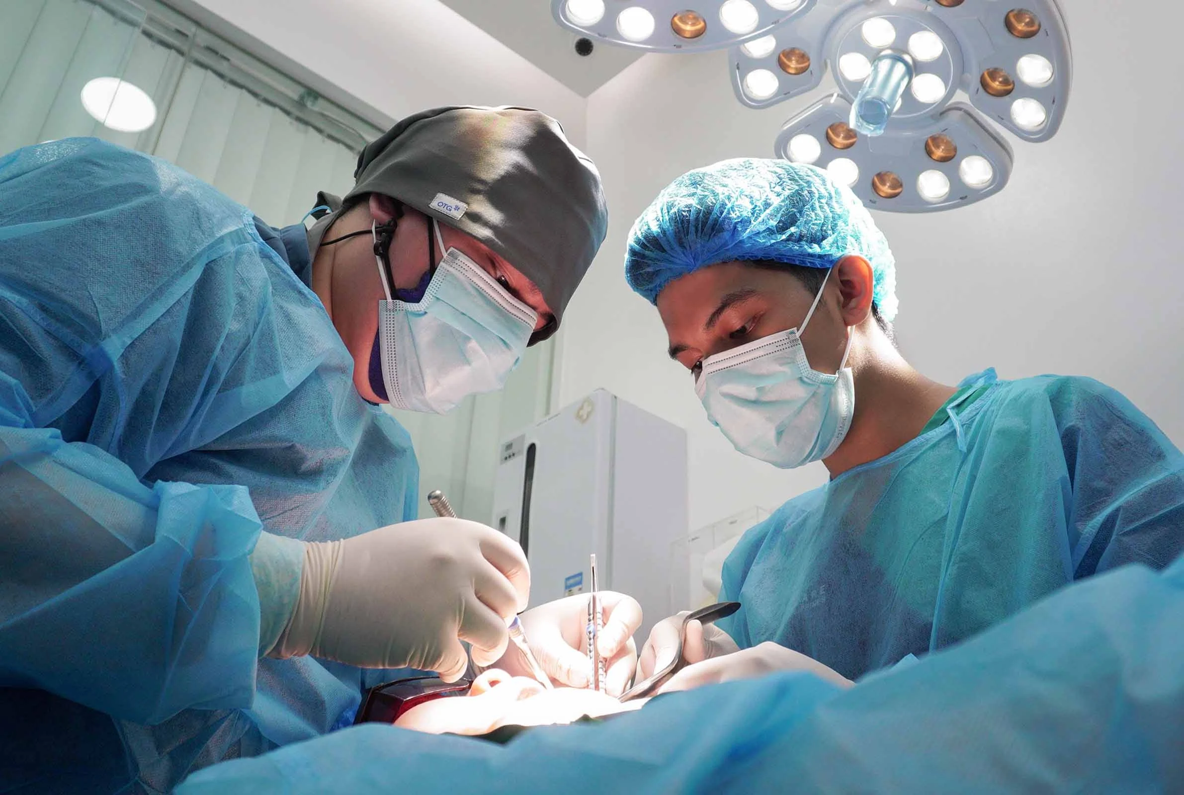Airflow Teeth Cleaning at Dentacare BGC 