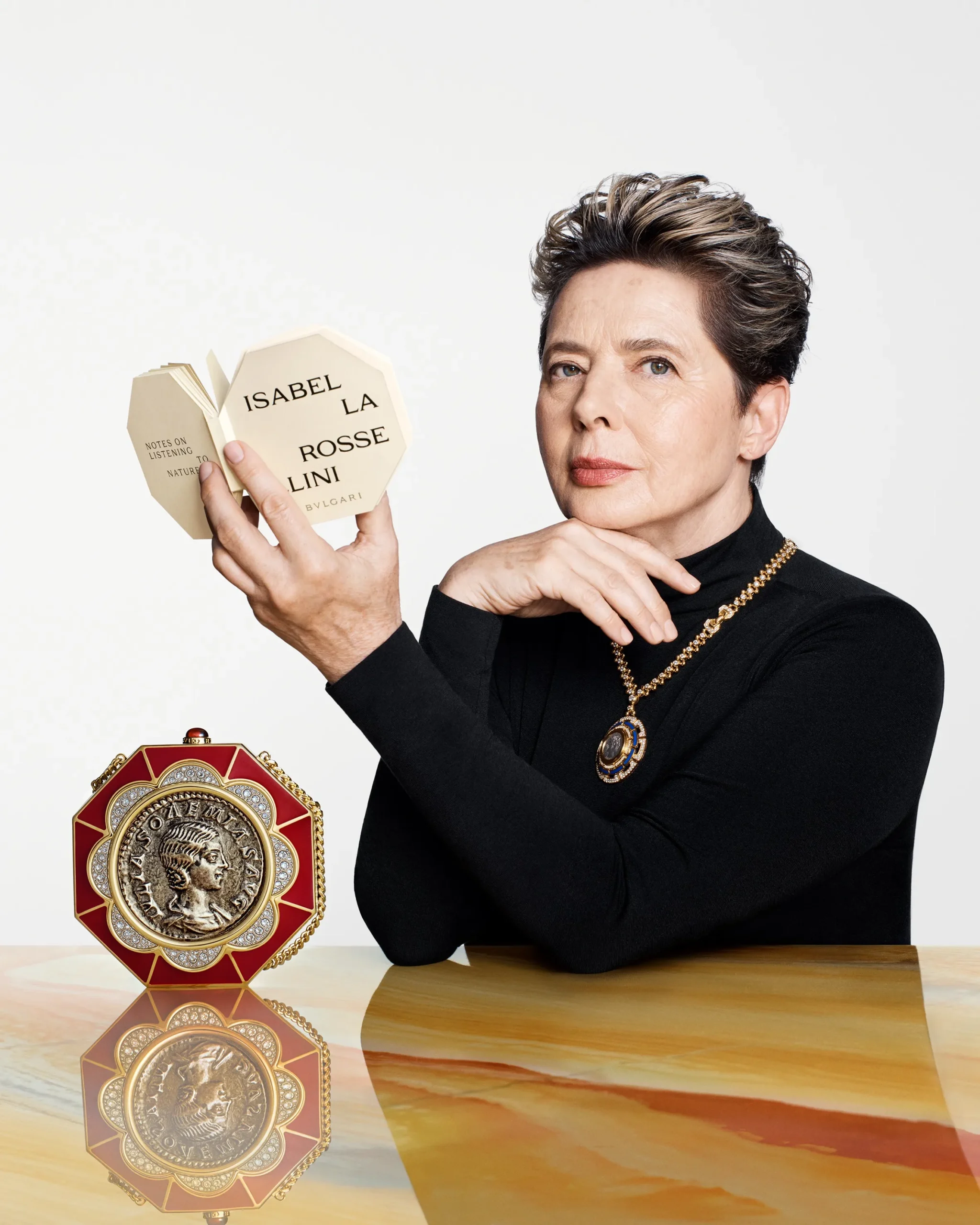 Isabella Rossellini WITH THE BVLGARI ICONS Minaudière: Monete