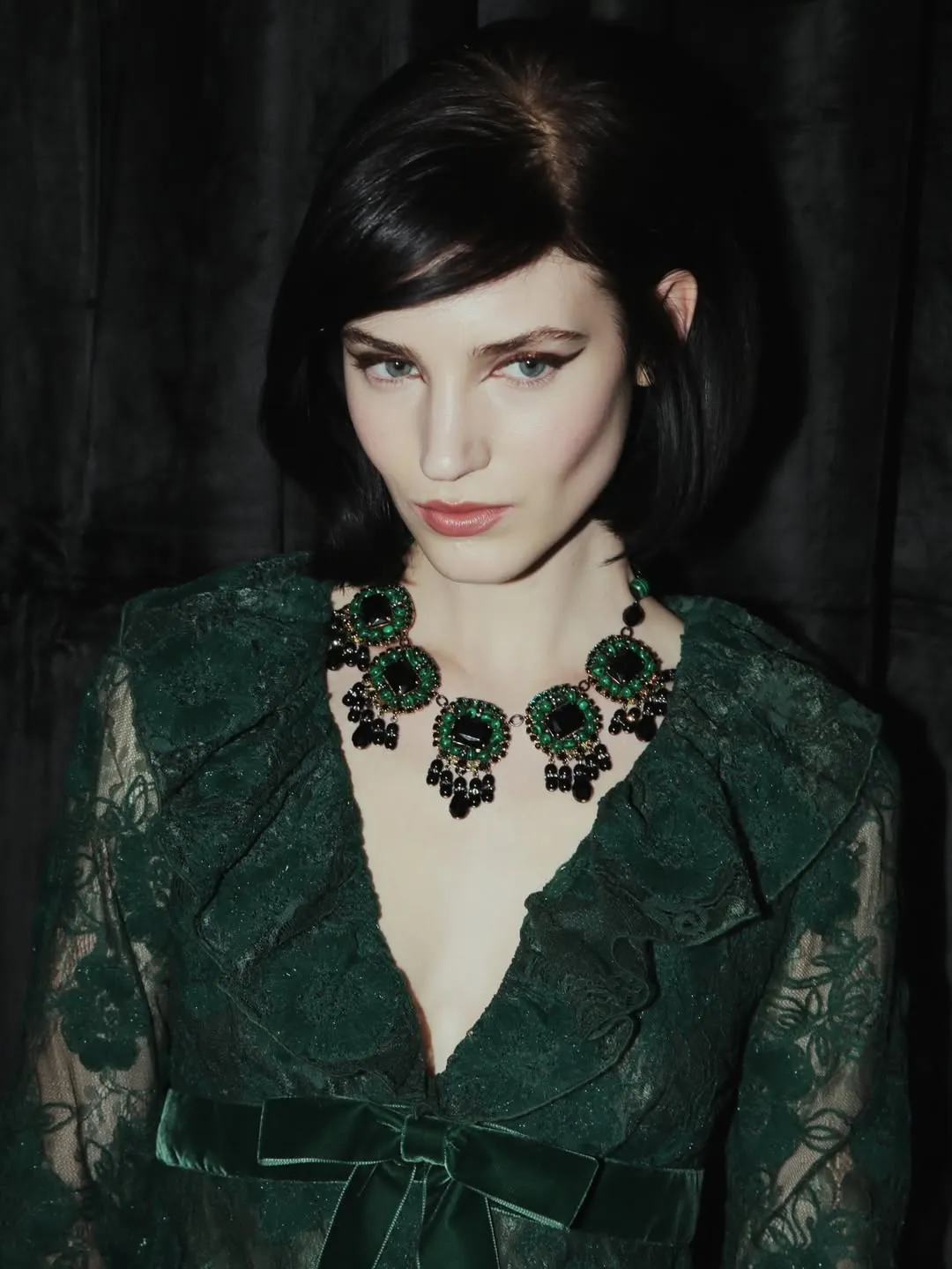 let the eyes do the talking with gilded details