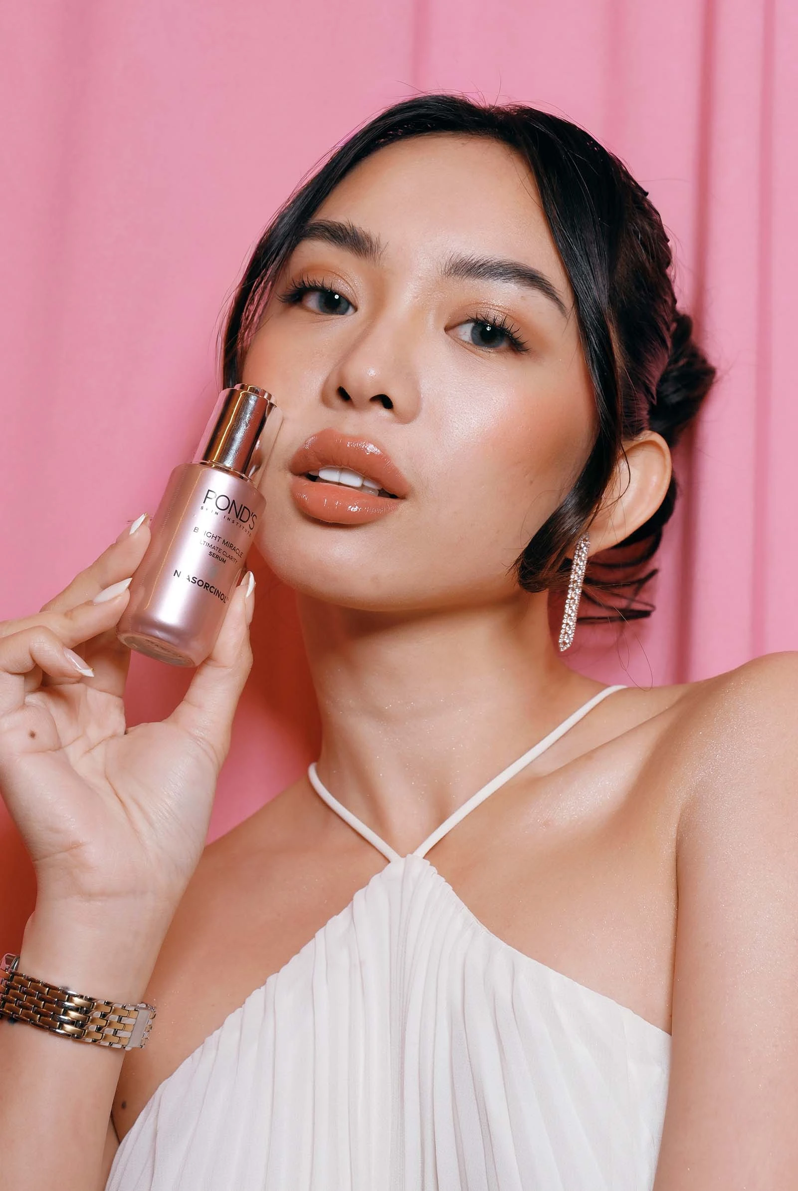 DISCOVER THE MIRACLE OF BRIGHT, CLEAR SKIN WITH POND’s Bright Miracle Ultimate Clarity serum