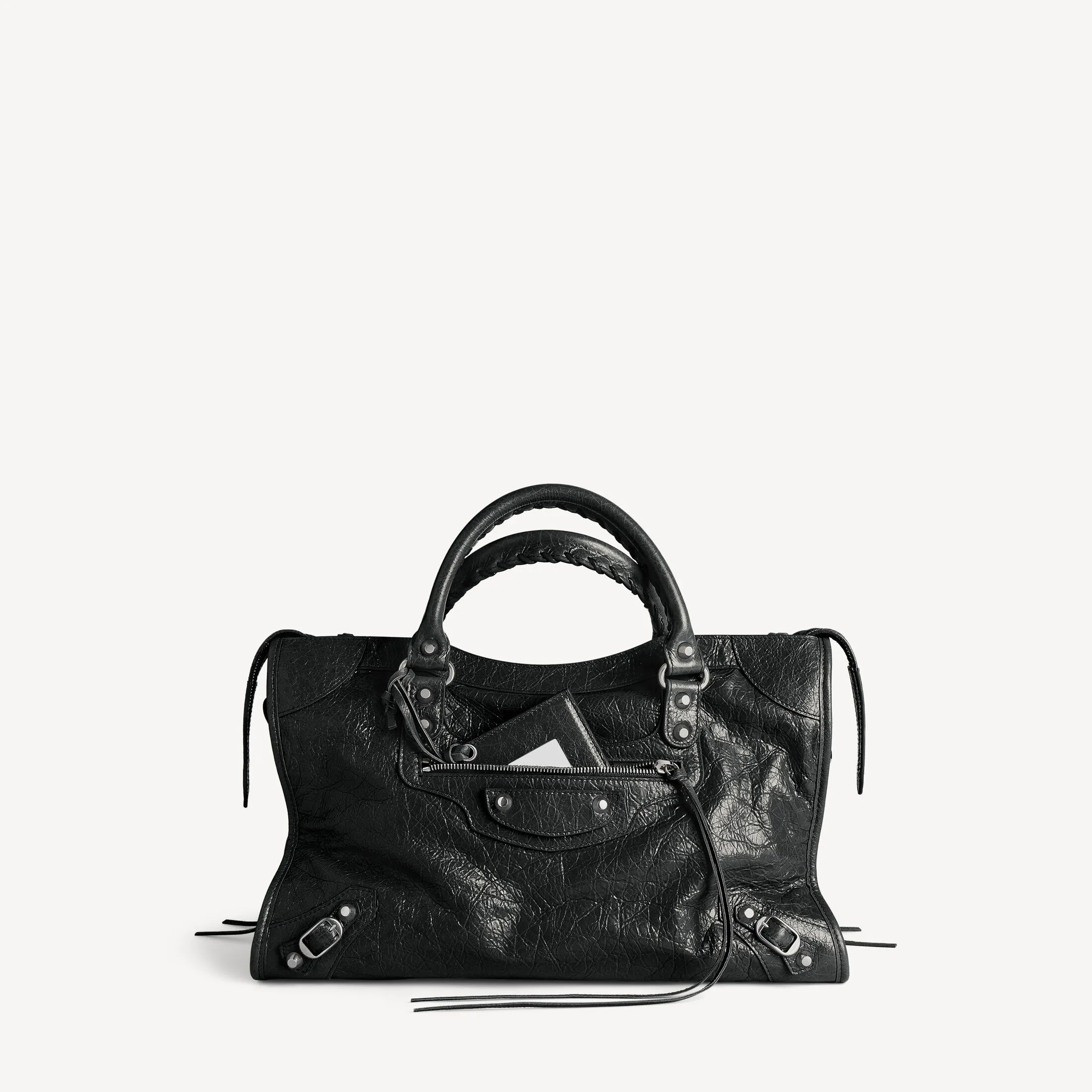 Vintage Cool Girl Energy: Y2K Bags Gen Z Should Own