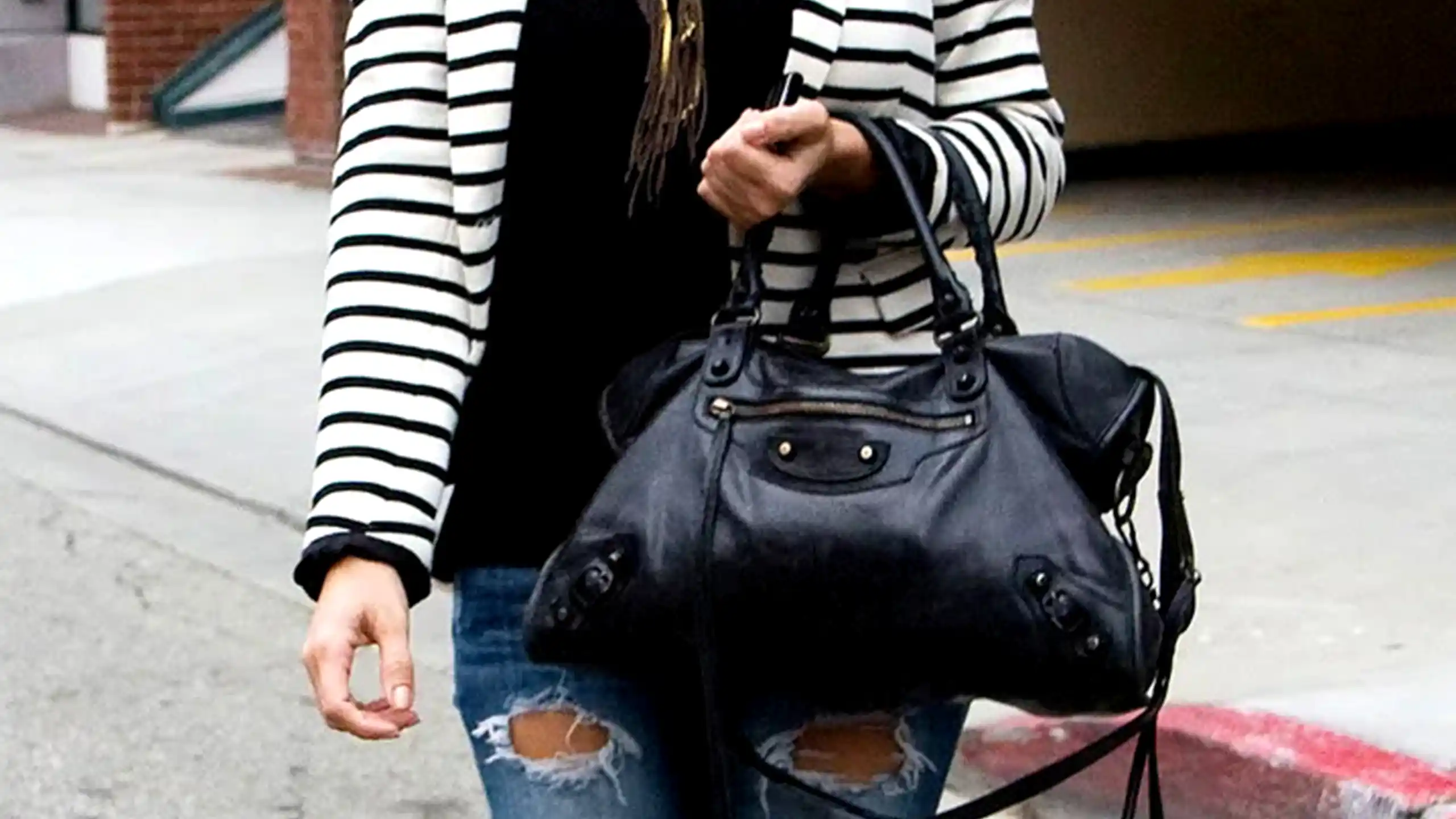 Vintage Cool Girl Energy: Y2K Bags Gen Z Should Own