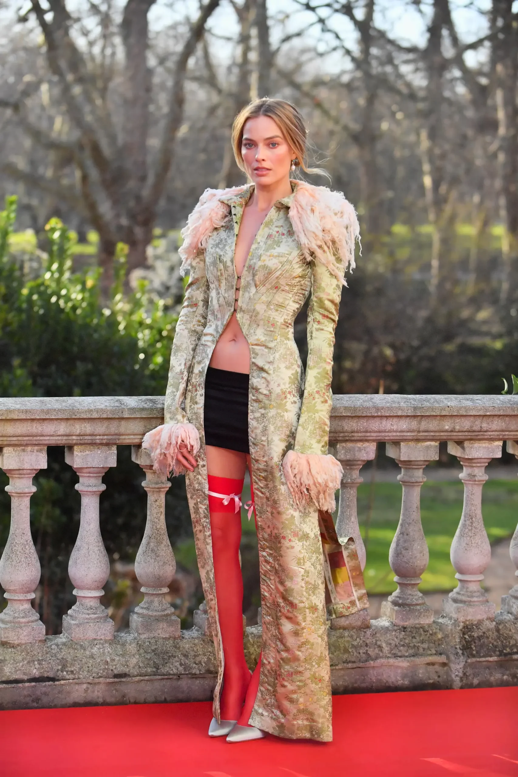 MARGOT ROBBIE IN VINTAGE JOHN GALLIANO