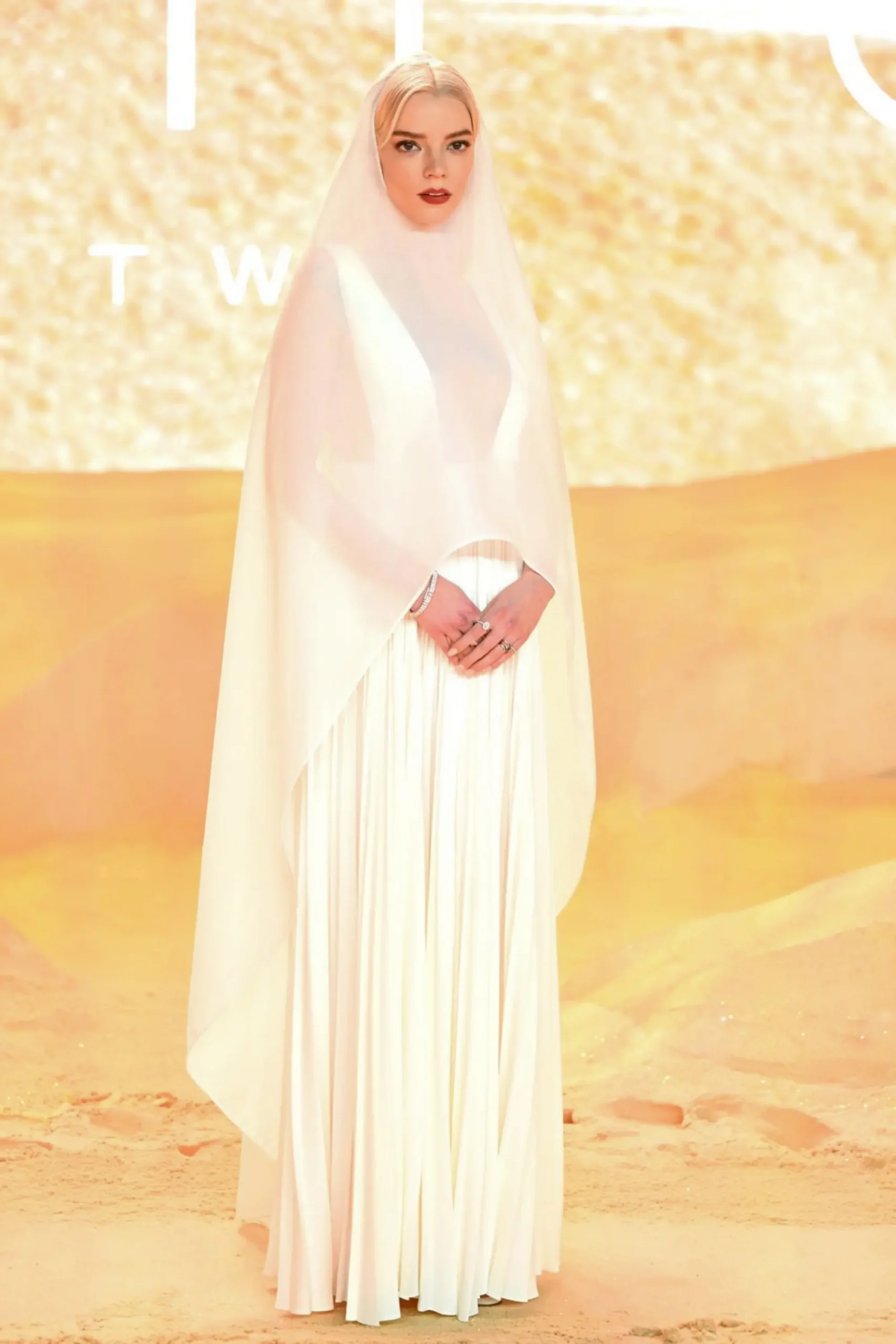 ANYA TAYLOR-JOY IN DIOR COUTURE