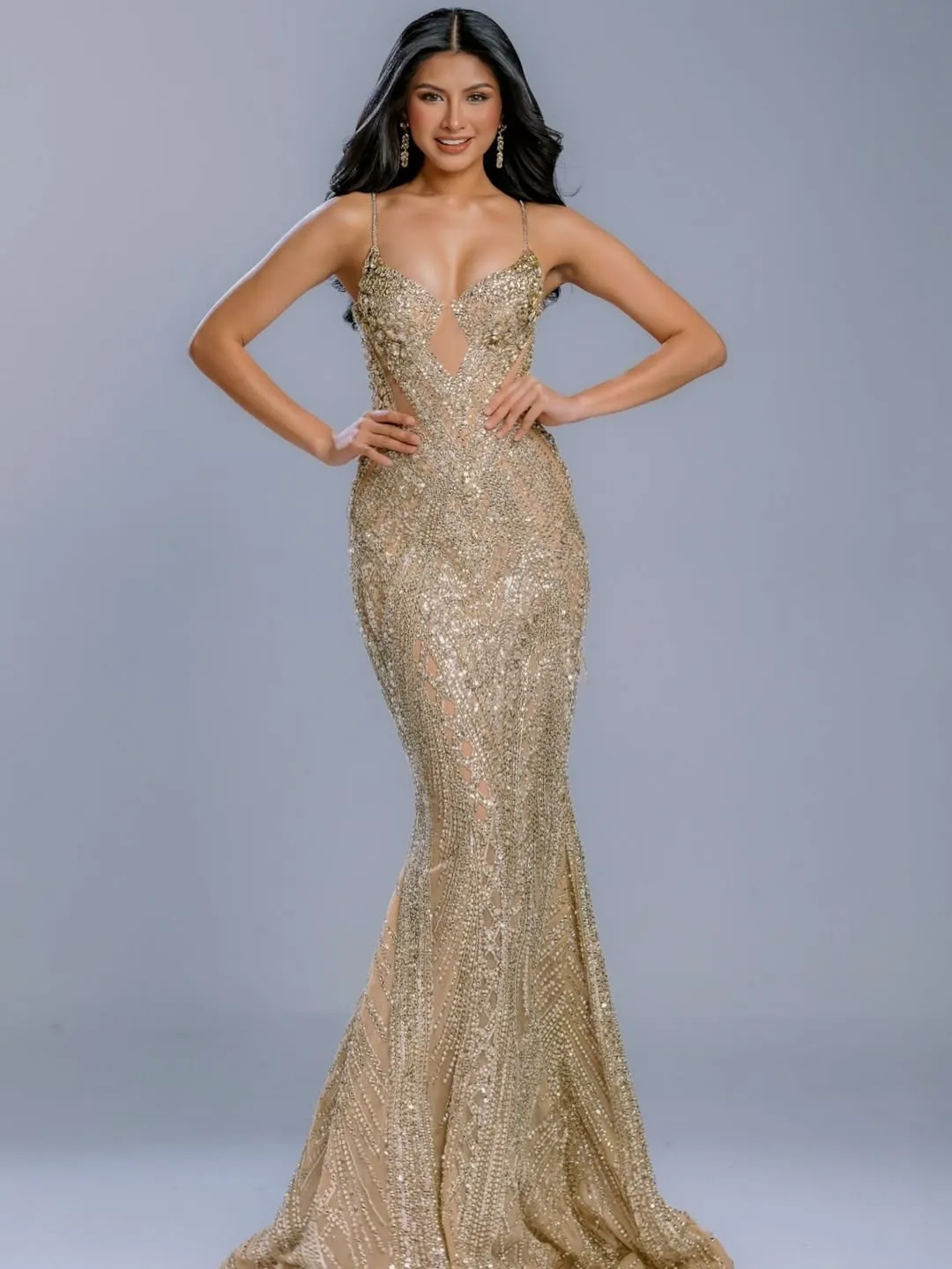 ALEXANDRIA COLMENARES WEARING GEE AI MIRANDA