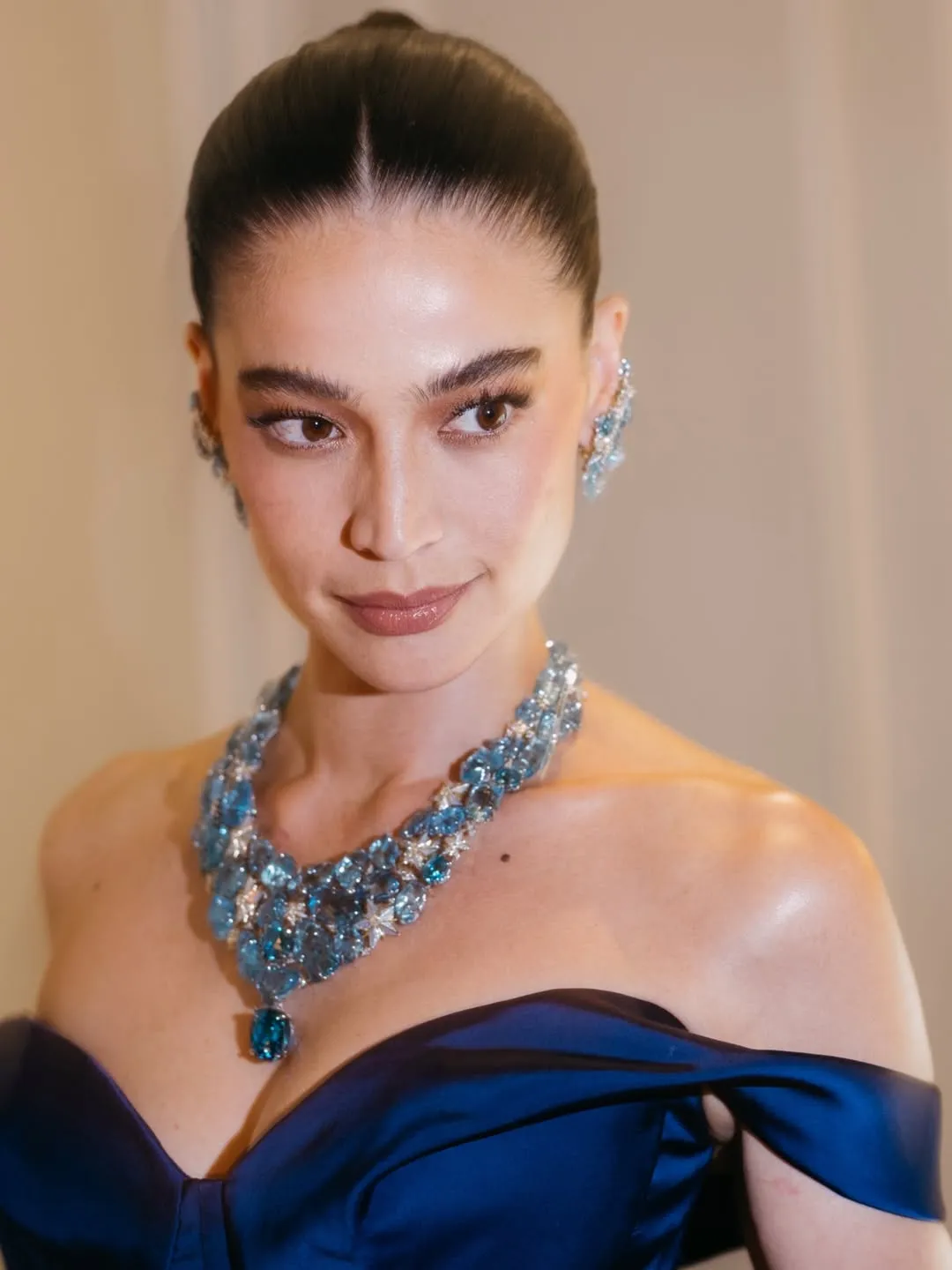 TIFFANY & CO. NECKLACE IN PLATINUM WITH BLUE ZIRCONS OF OVER 90 TOTAL CARATS, AQUAMARINE, MOTHER OF PEARL AND DIAMONDS WITH MATCHING EARRINGS