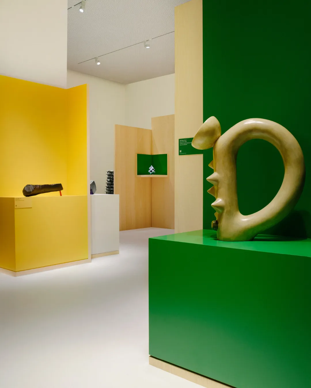 Korean Ceramic Artist Jongjin Park Wins the Loewe Craft Prize 2026