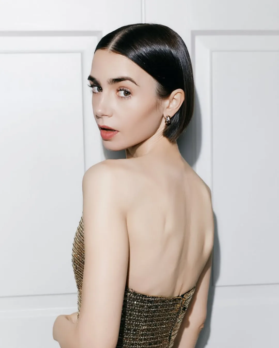 lily collins taylor russell Micro Bob short hair