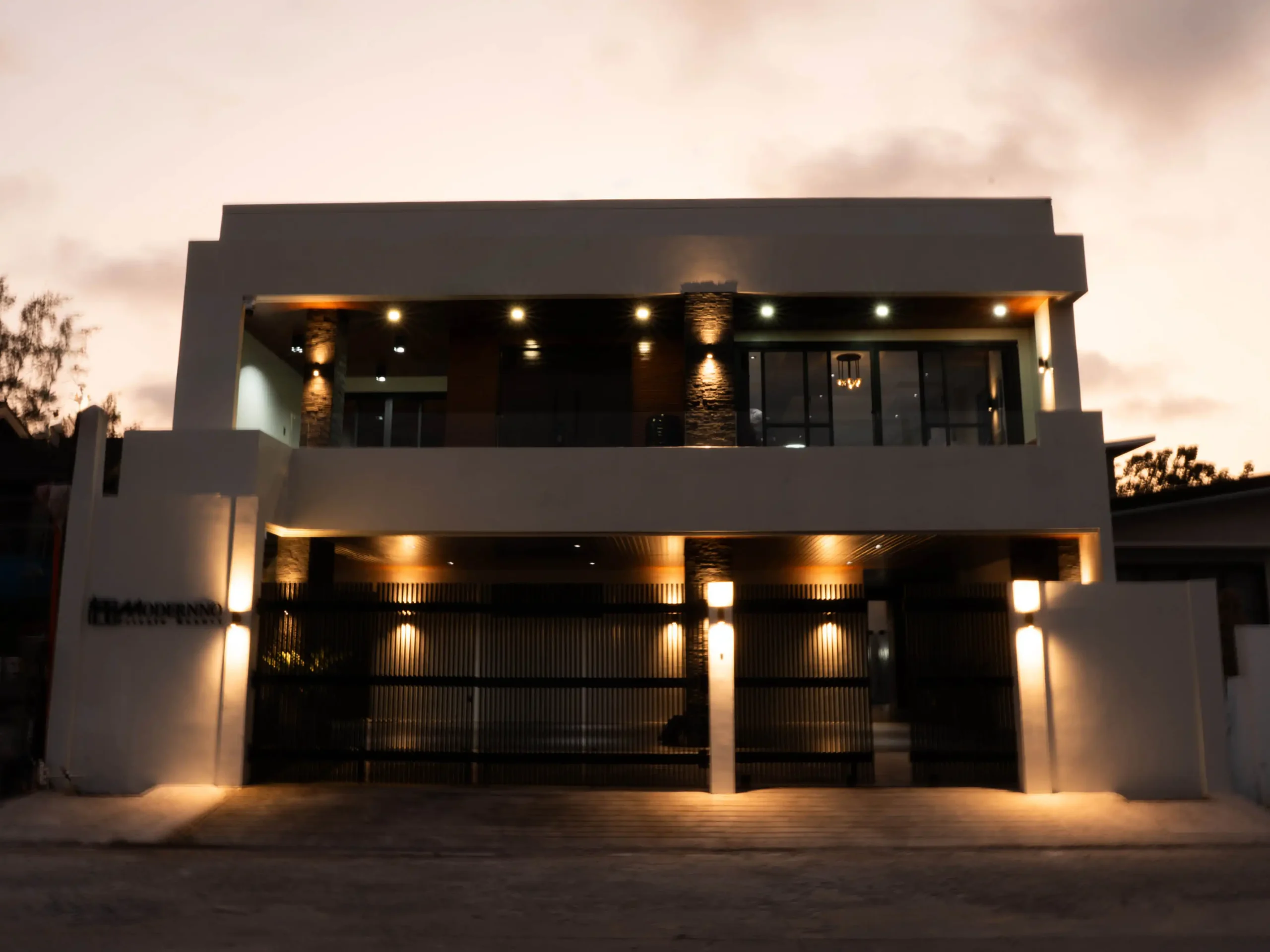 MODERNNO PRIVATE RESORT COMBINES DESIGN-FORWARD ARCHITECTURE WITH a warm, home-like hospitality experience