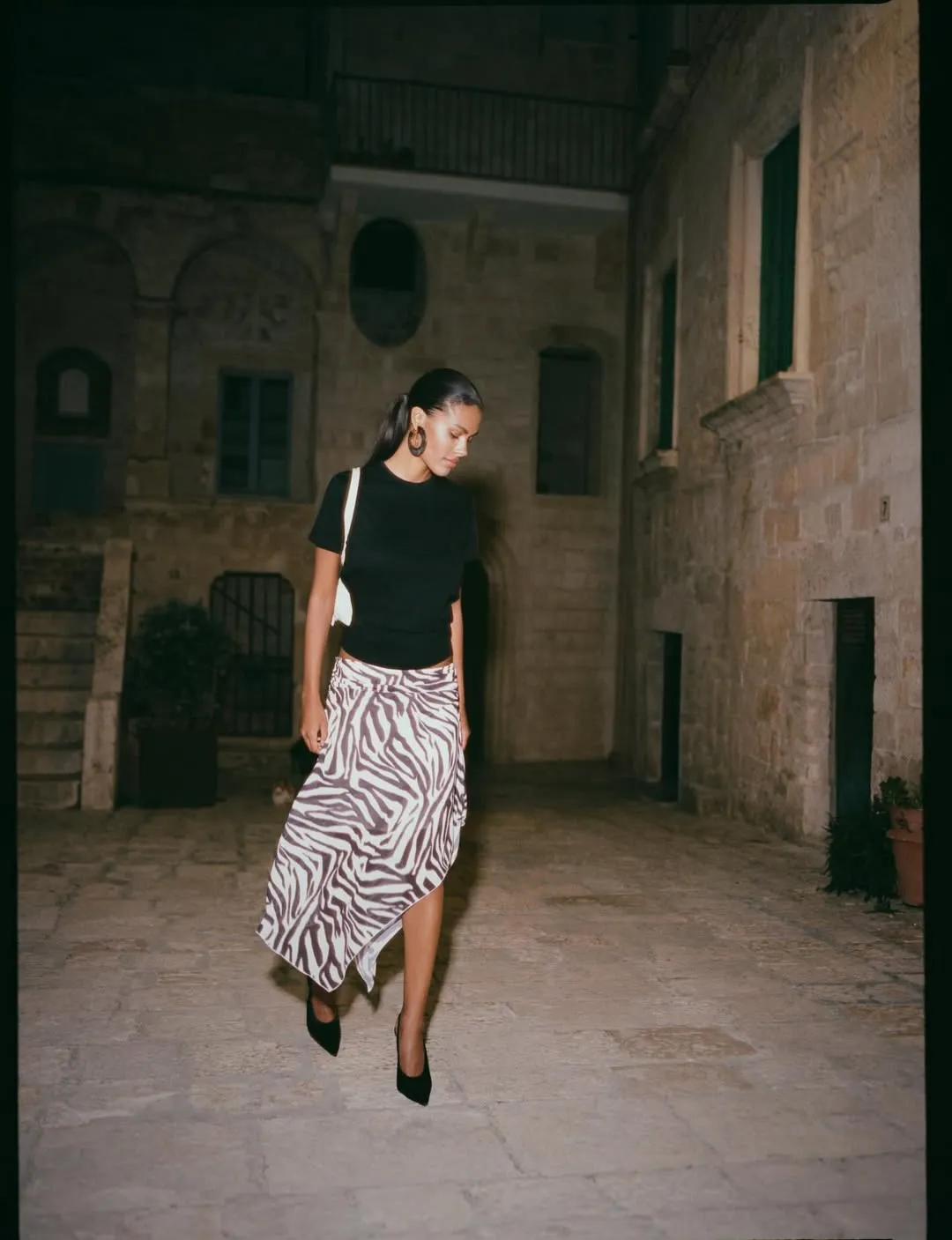 TINA KUNAKEY FOR MESHKI RESORT 2026 Elsewhere Collection LOOK 5