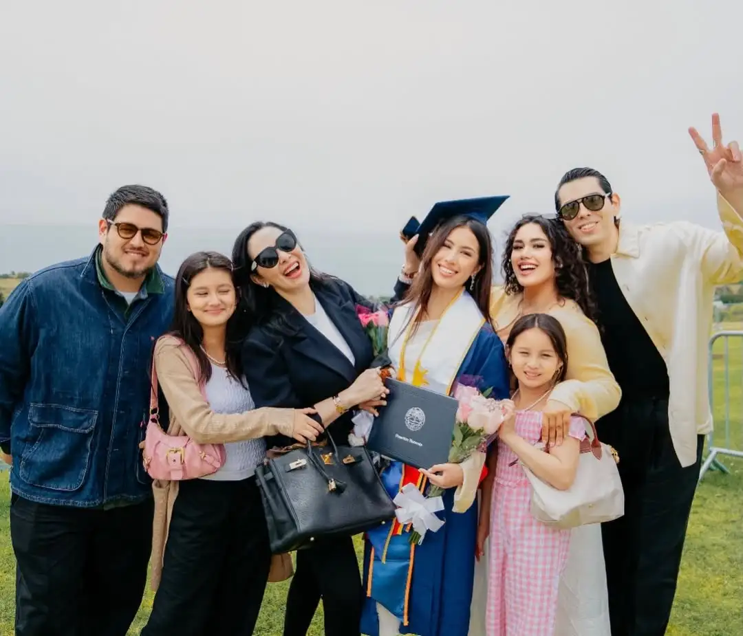 Lorin Gutierrez Graduates From Seaver College with family