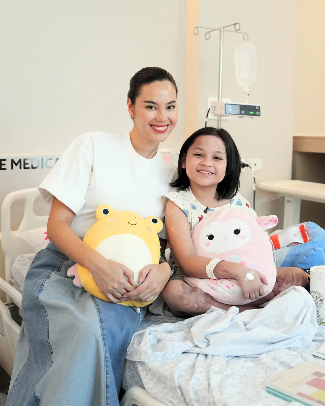 CATRIONA GRAY WITH SOPHIA ABALON