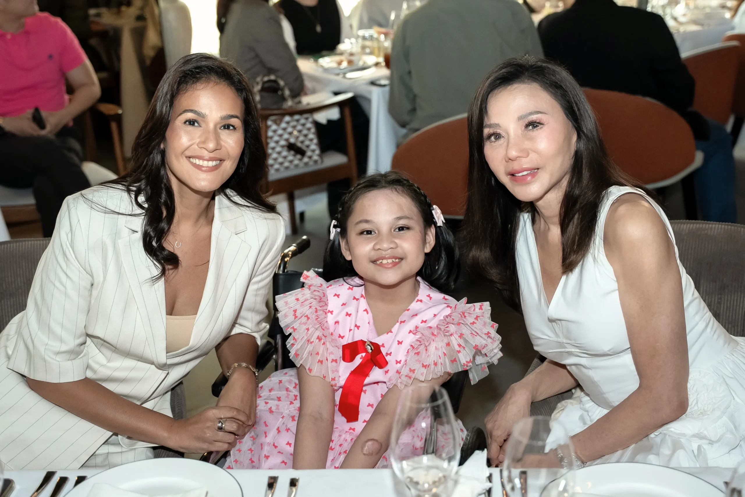 IZA CALZADO AND DR. VICKI BELO WITH SOPHIA ABALON