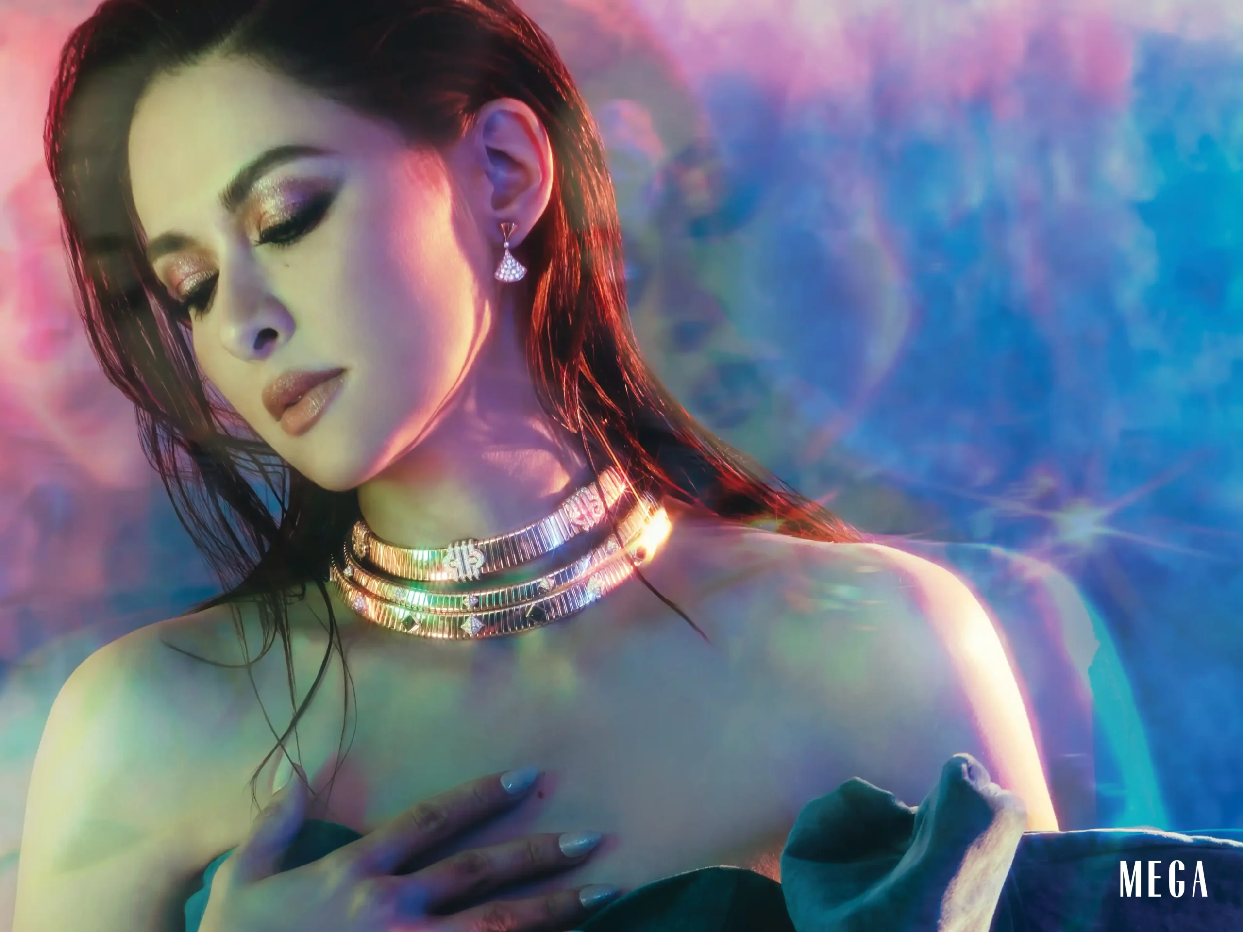 Marian Rivera wearing a John Herrera gown, Bvlgari Tubogas necklaces, and Bvlgari Divas' Dream earrings.
