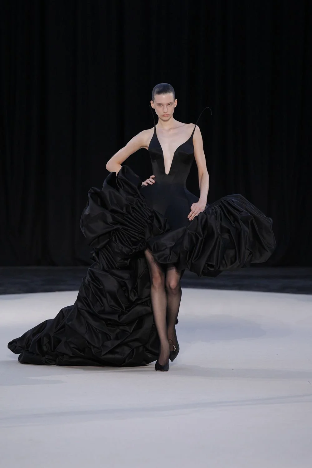 Ashi Studio Haute Couture F/W26 Look 19