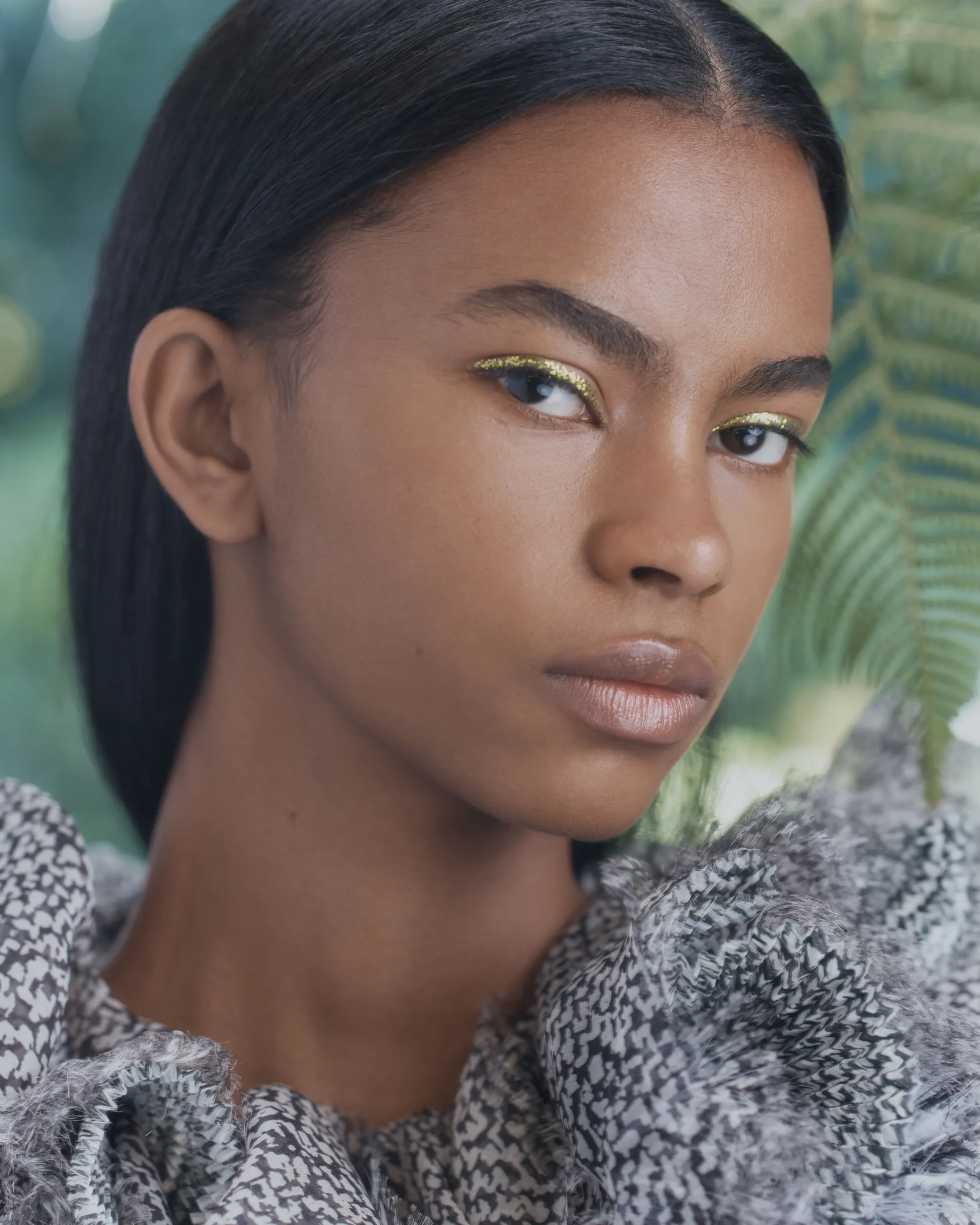 green eyeliner