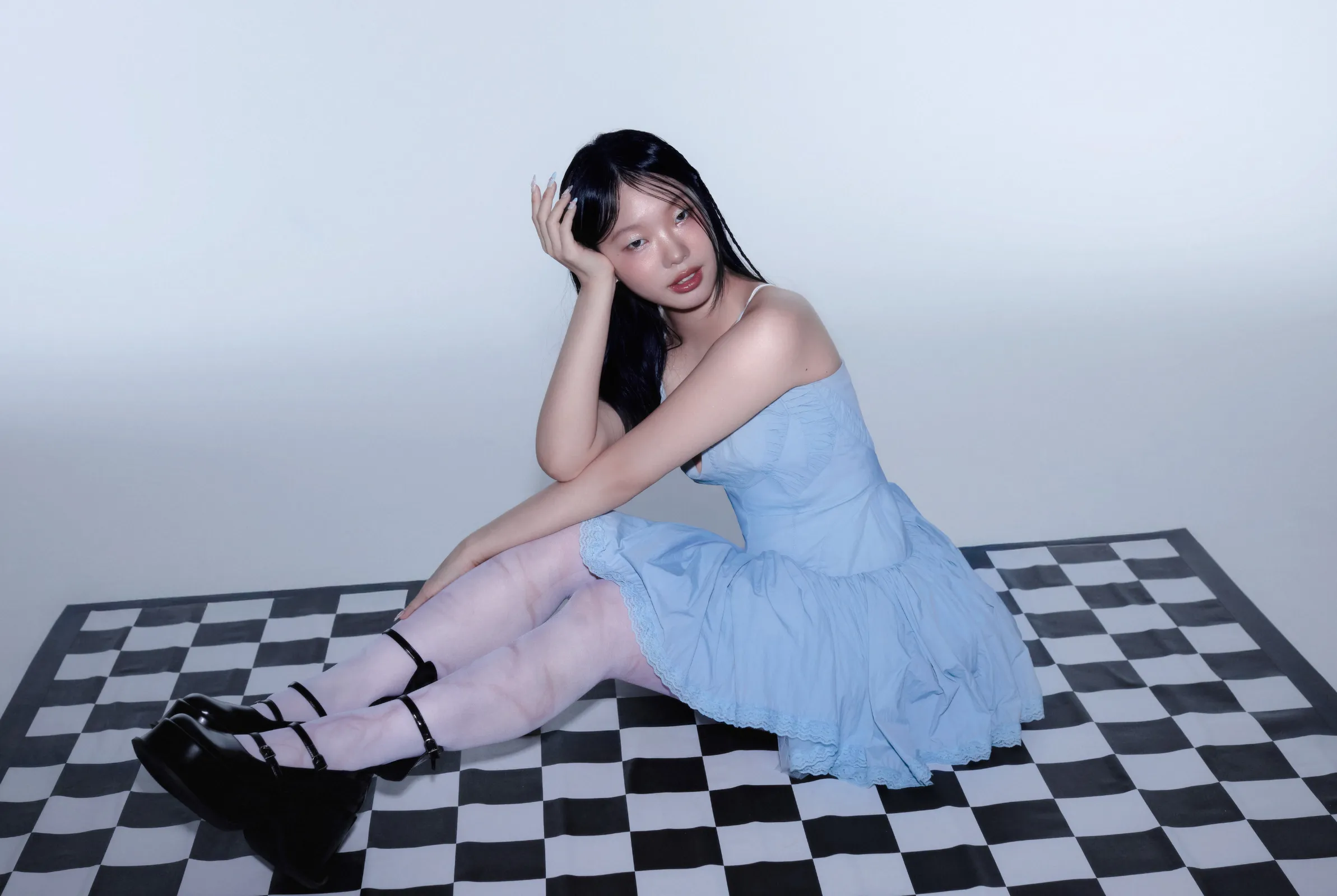 Regina releases her sophomore album, everland