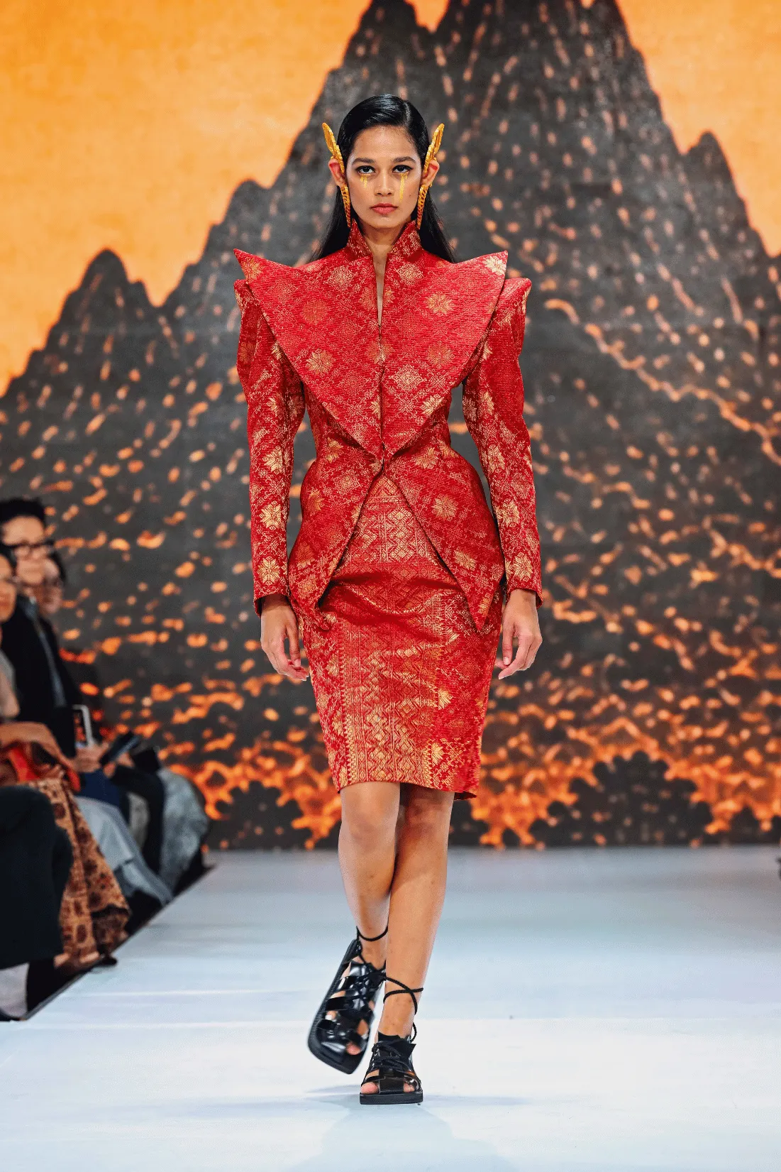 BEHATI by Kel Wen, Look 5