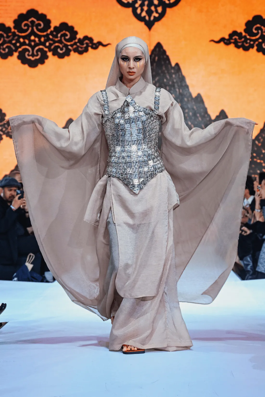 BEHATI by Kel Wen, Look 6