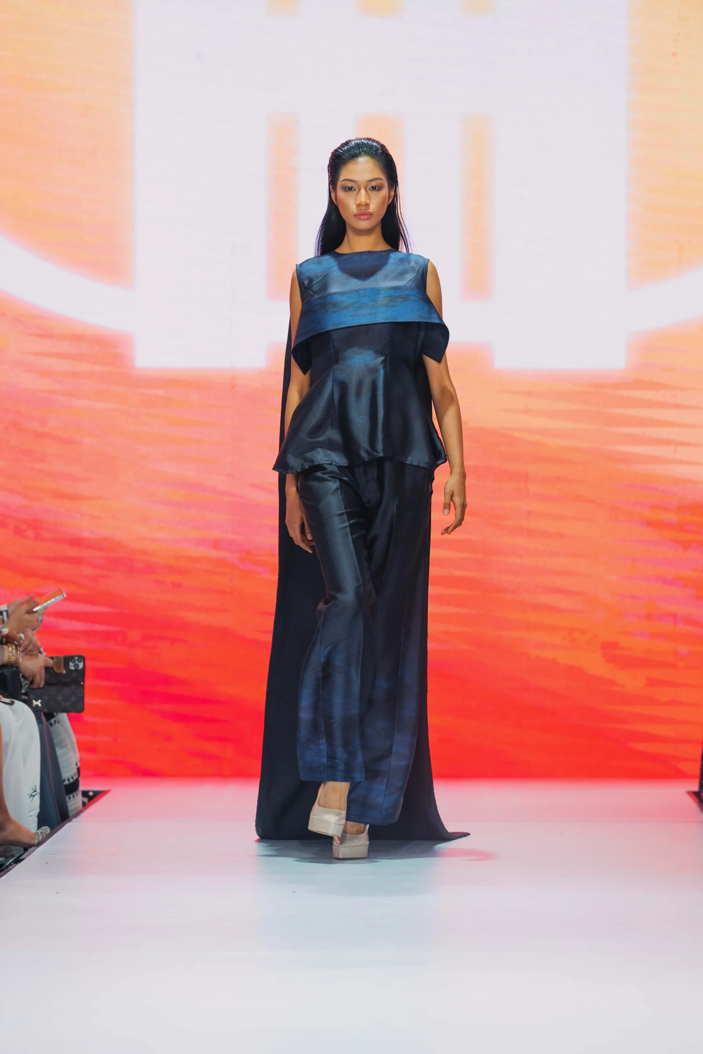 HATTADOLMAT, Look 4