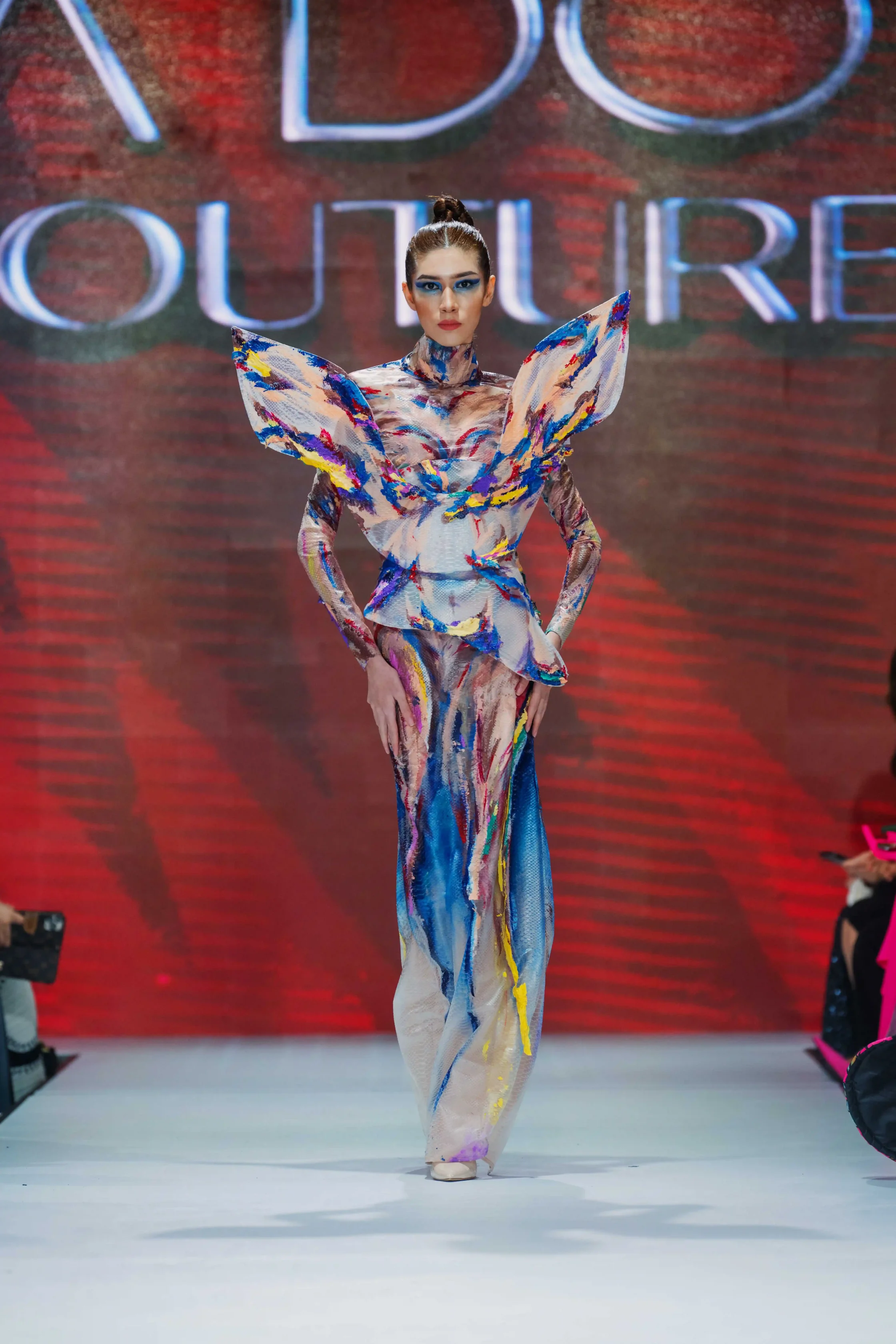 HATTADOLMAT, Look 2