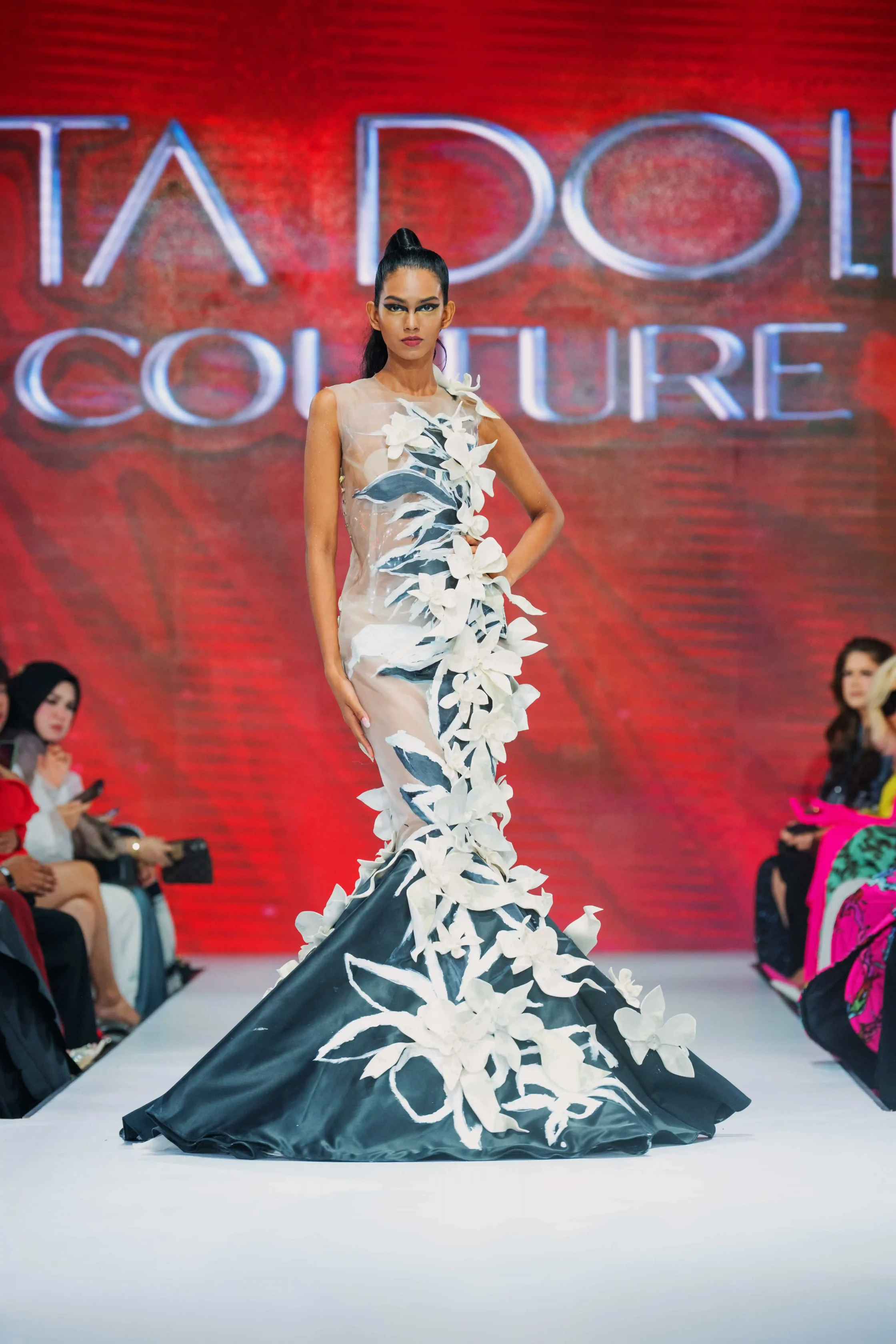 HATTADOLMAT, Look 3