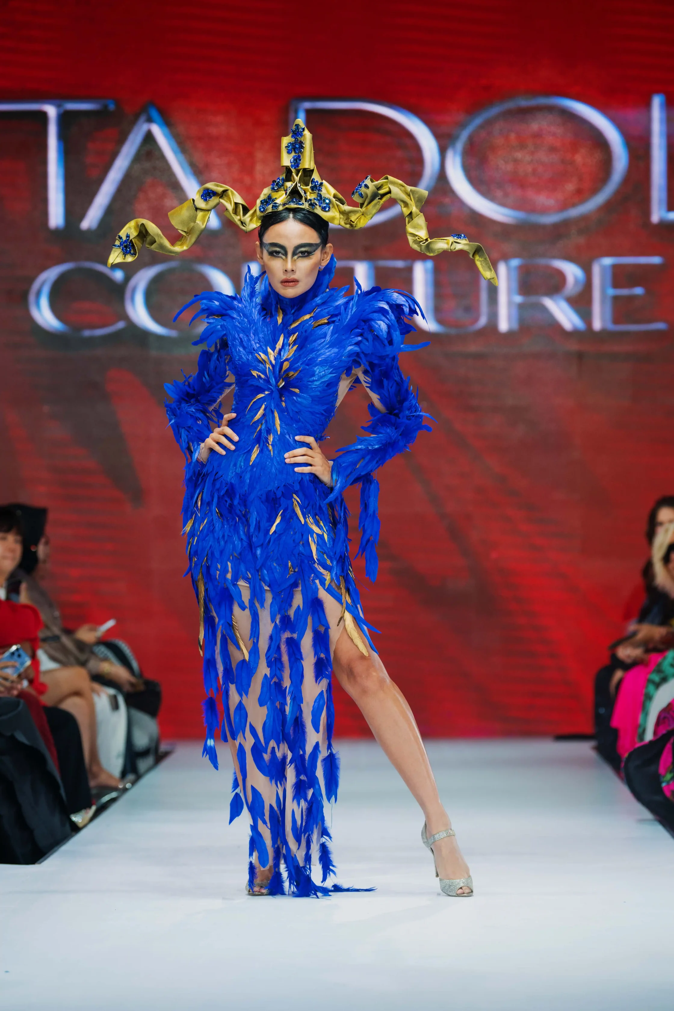 HATTADOLMAT, Look 6