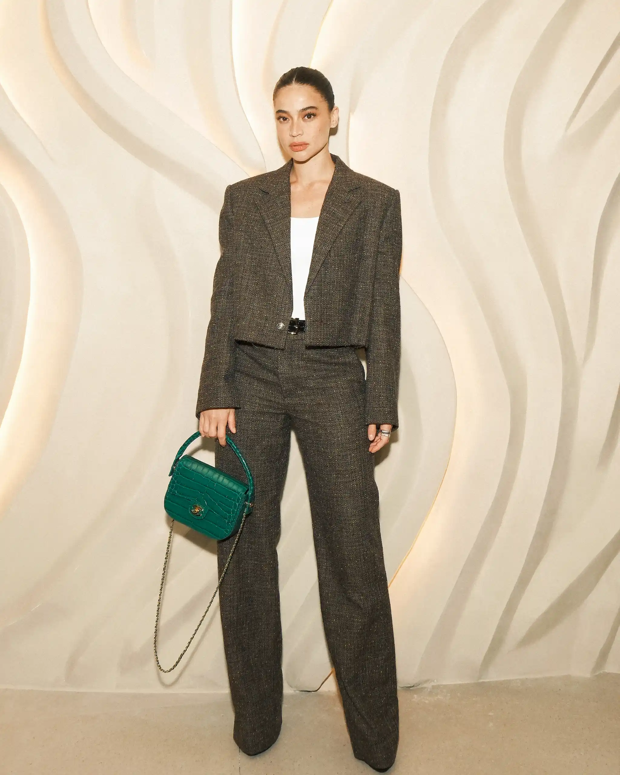 Actor and Host Anne Curtis