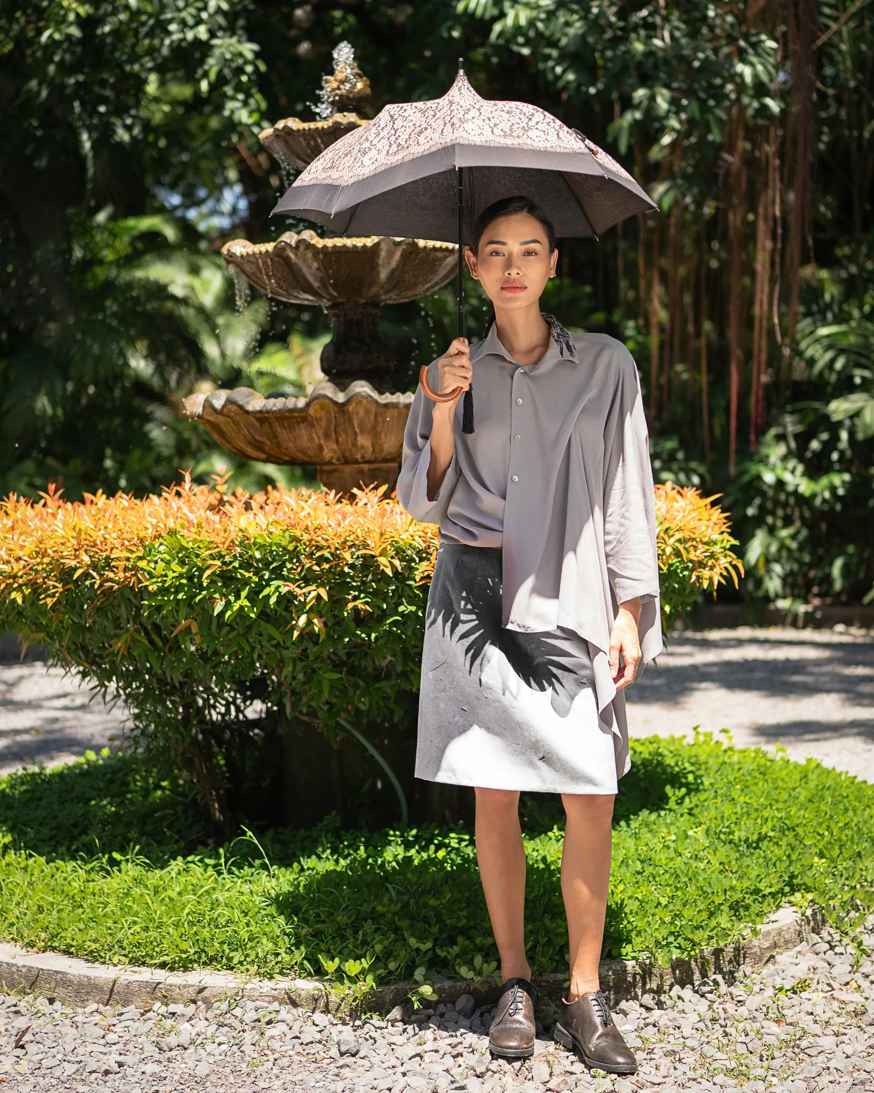 J. Lloren Editions look 1
