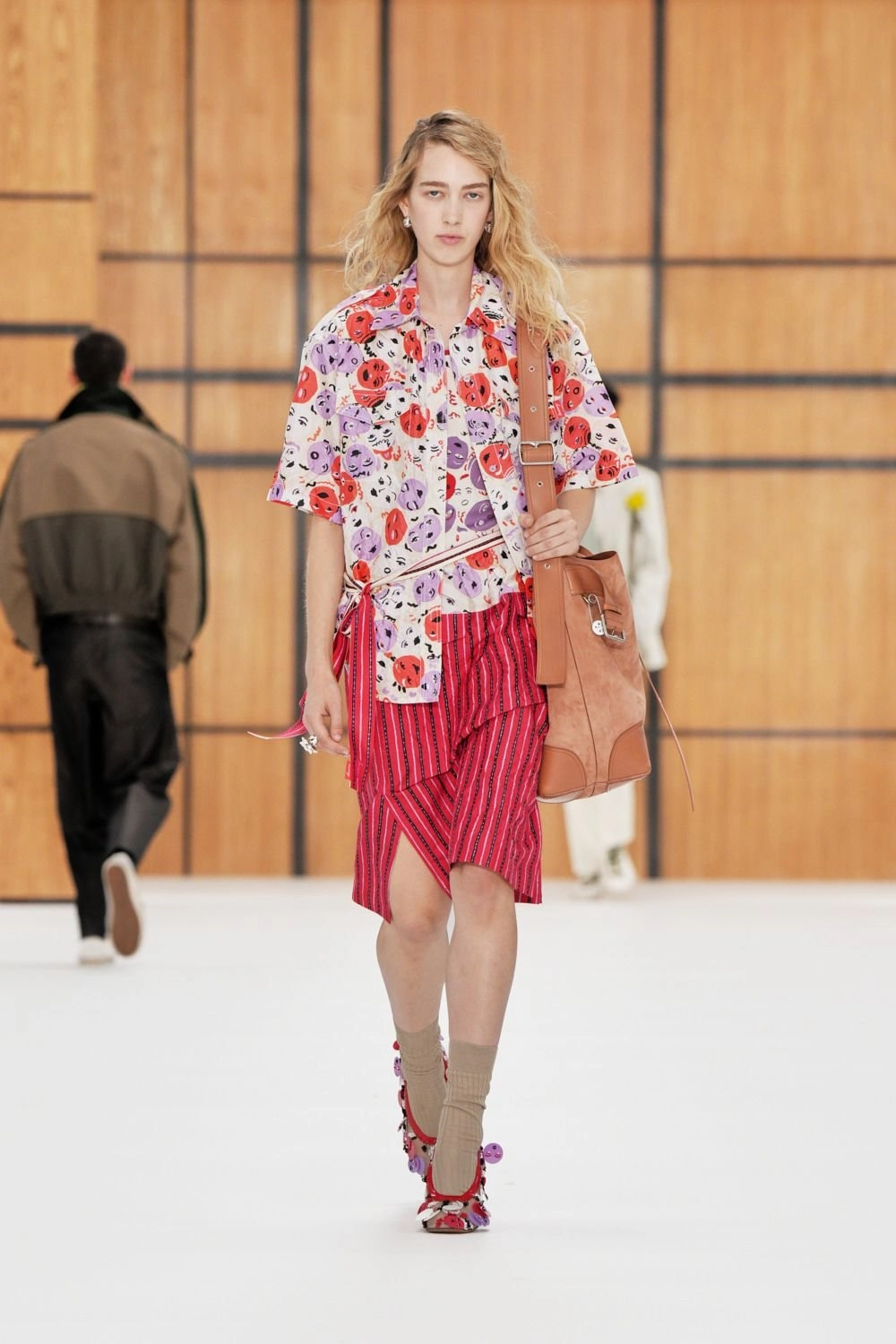 Burberry S/S27, Look 2