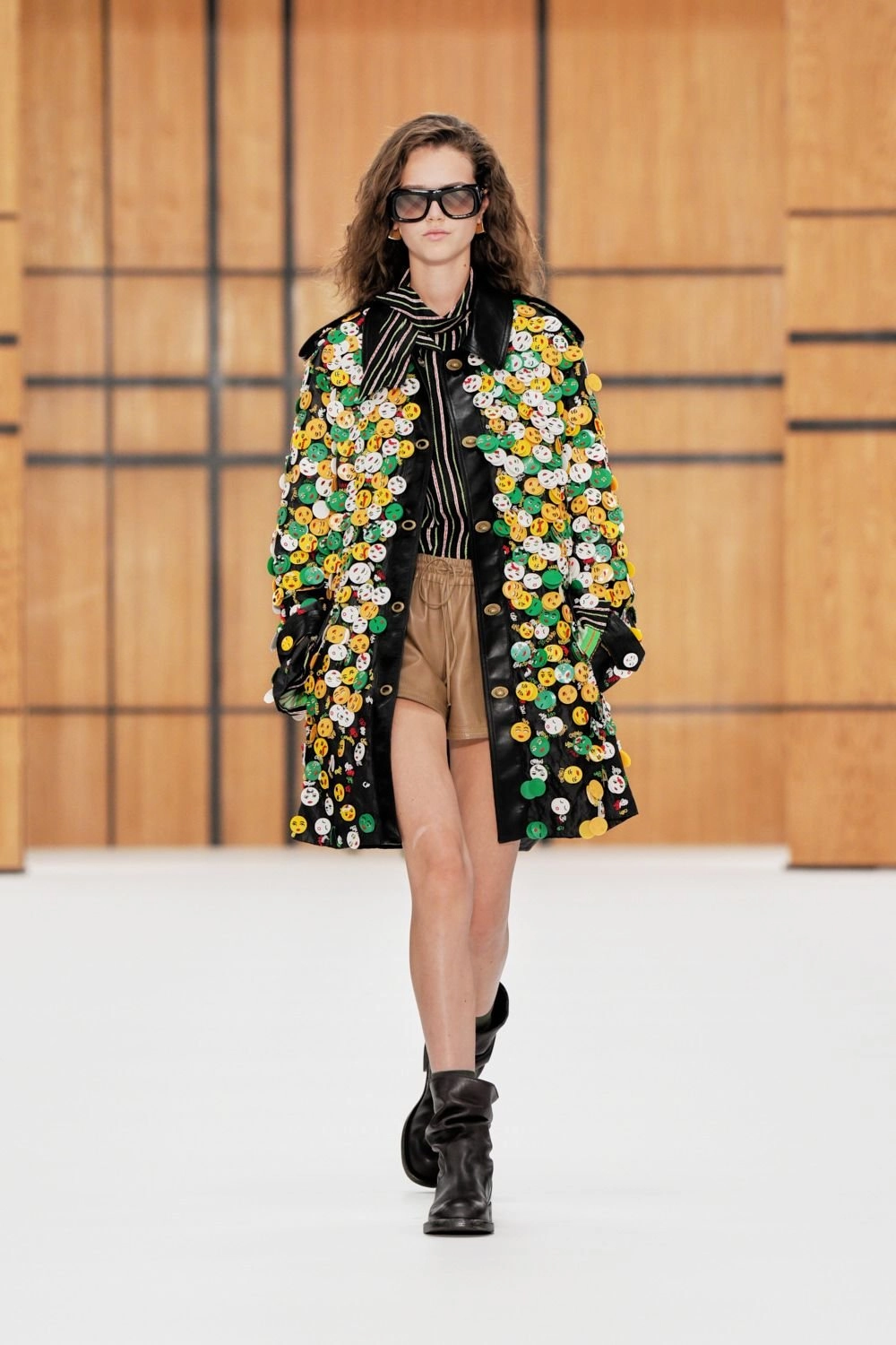Burberry S/S27, Look 3