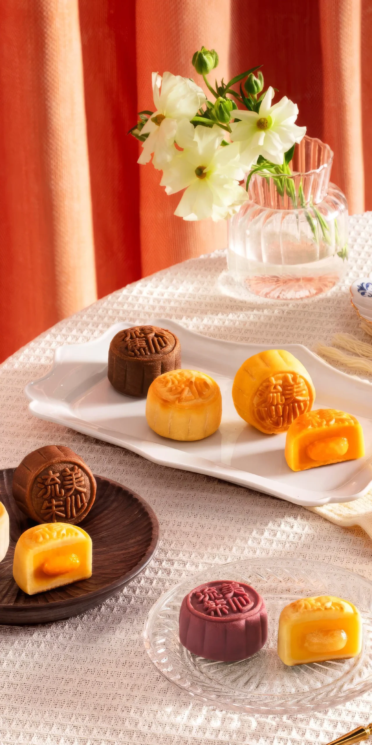 Hong Kong MX Mooncakes' Lava and custard series